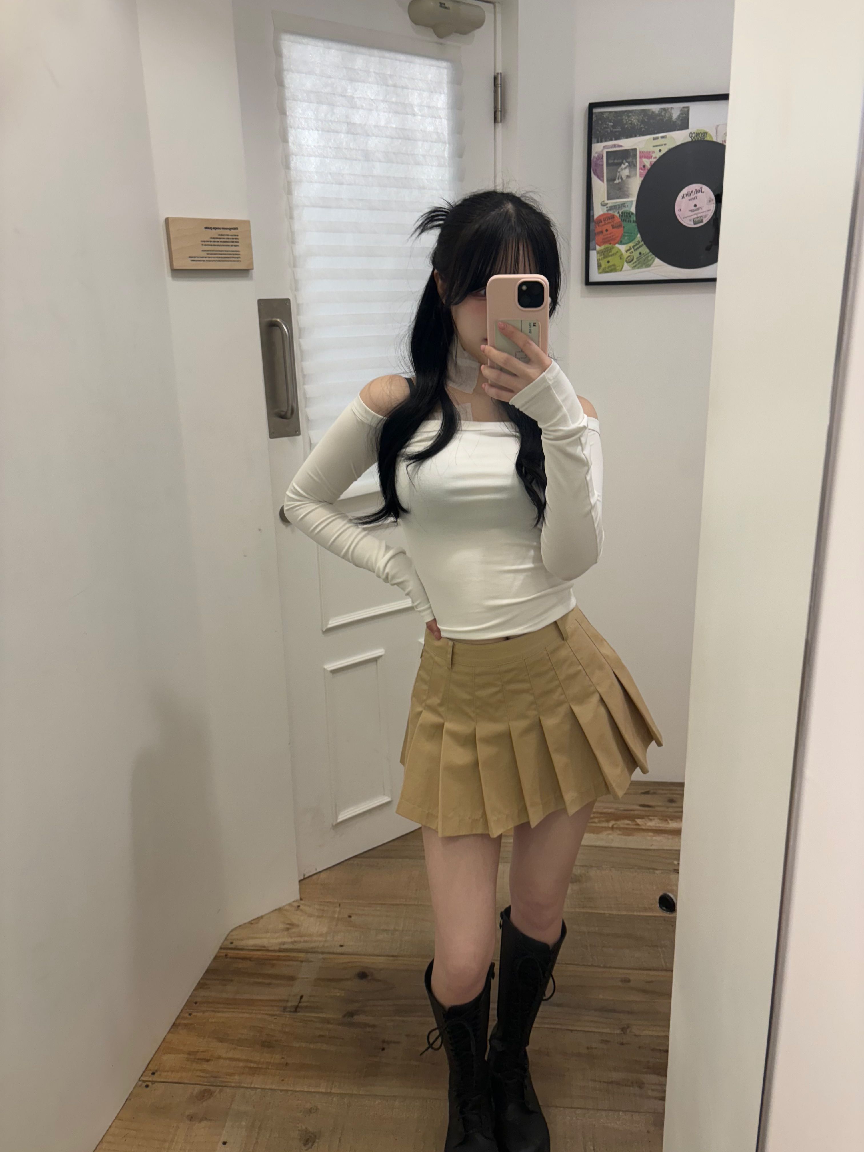 MUSINSA | GLOWNY GIRLFRIEND PLEATED MINI SKIRT (WHITE)