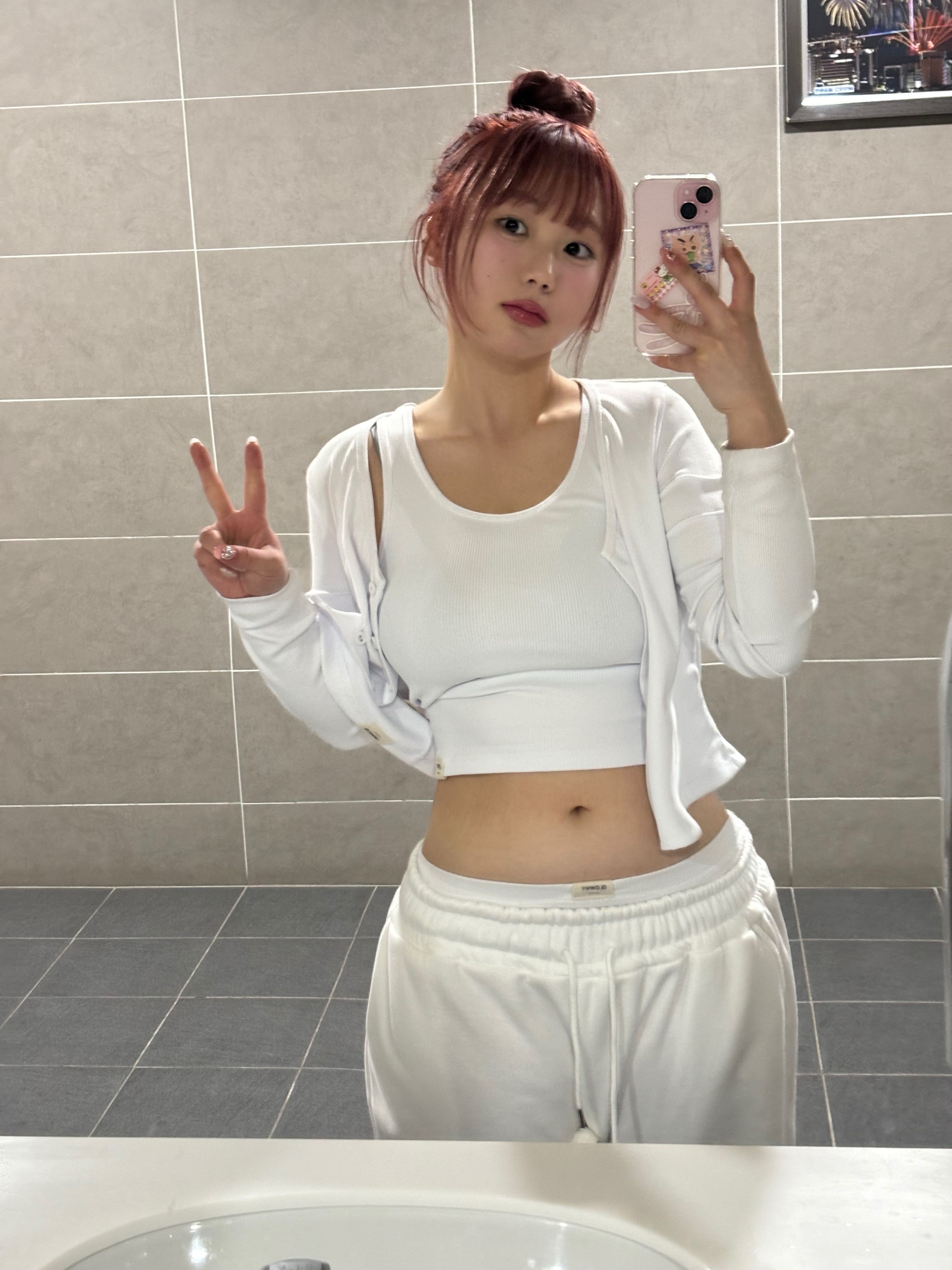 MUSINSA公式 | GLOWNY G CLASSIC RIB V-NECK CARDIGAN (WHITE)