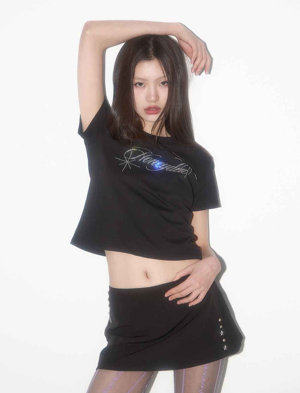 送料・関税込 ●ILLIGO●25SS LACE V-NECK JERSEY T-SHIRT MUSINSA | ILLIGO Lace V-Neck Jersey T-Shirt Black