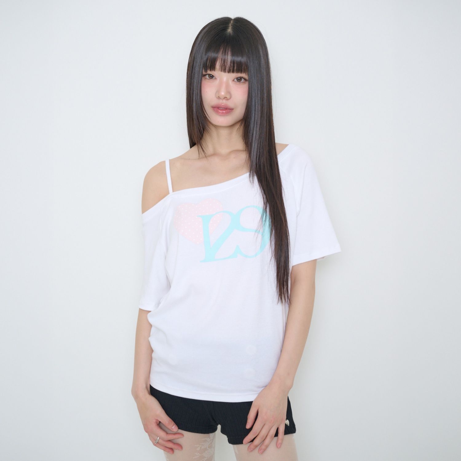 ILLIGO ロジレーススクエアネックTシャツブラック | [ILLIGO] The 