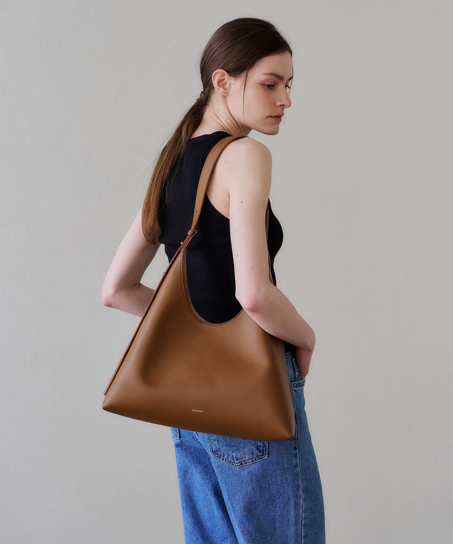 バッグ MONOROW ANGLE BAG CAMEL MUSINSA公式 | MONOROW アングルバックキャメル