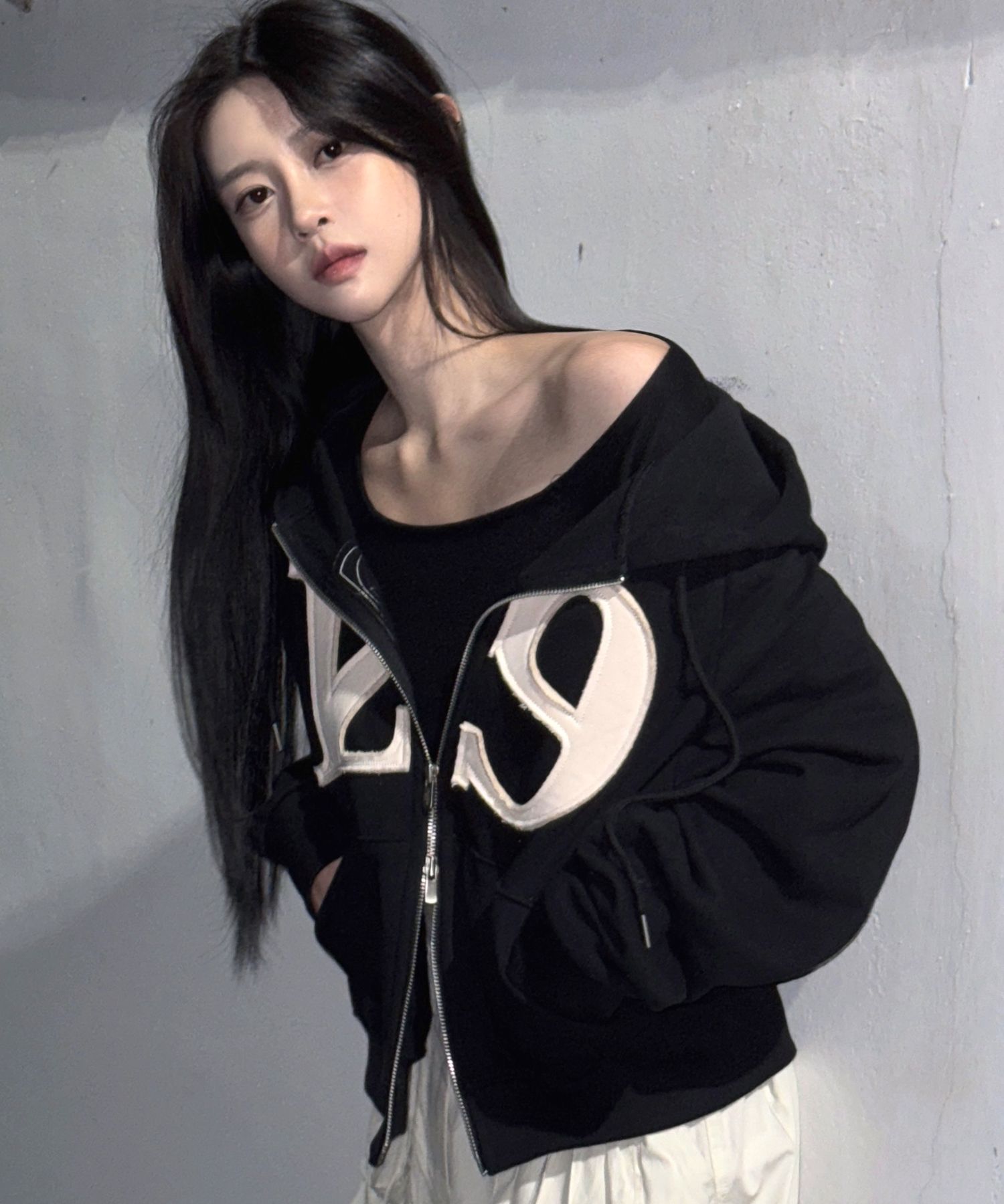 MUSINSA | ILLIGO 129 Logo Patch Hooded Zip-Up