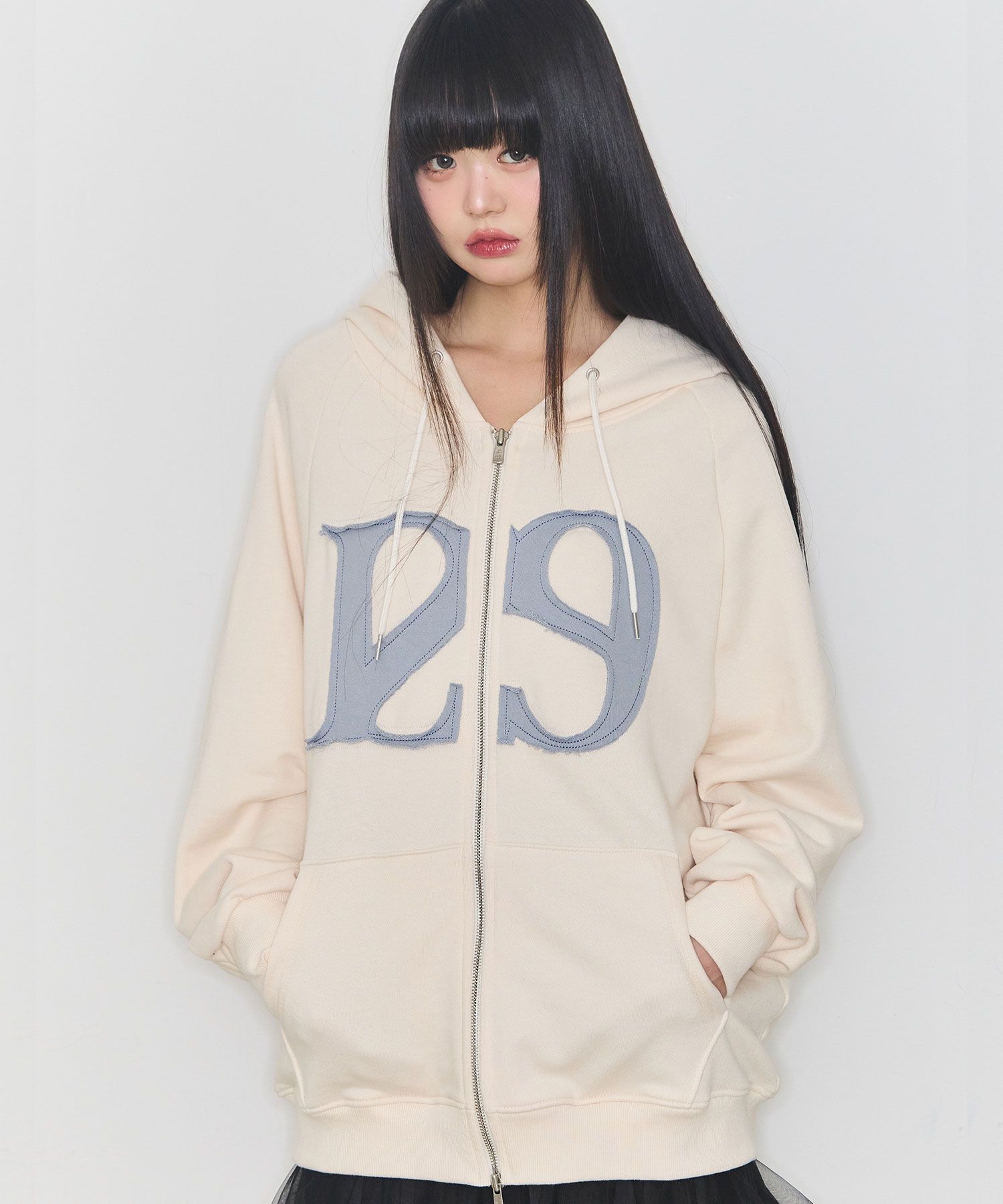 MUSINSA公式 | ILLIGO 129 ロゴパッチフードジップアップクリーム