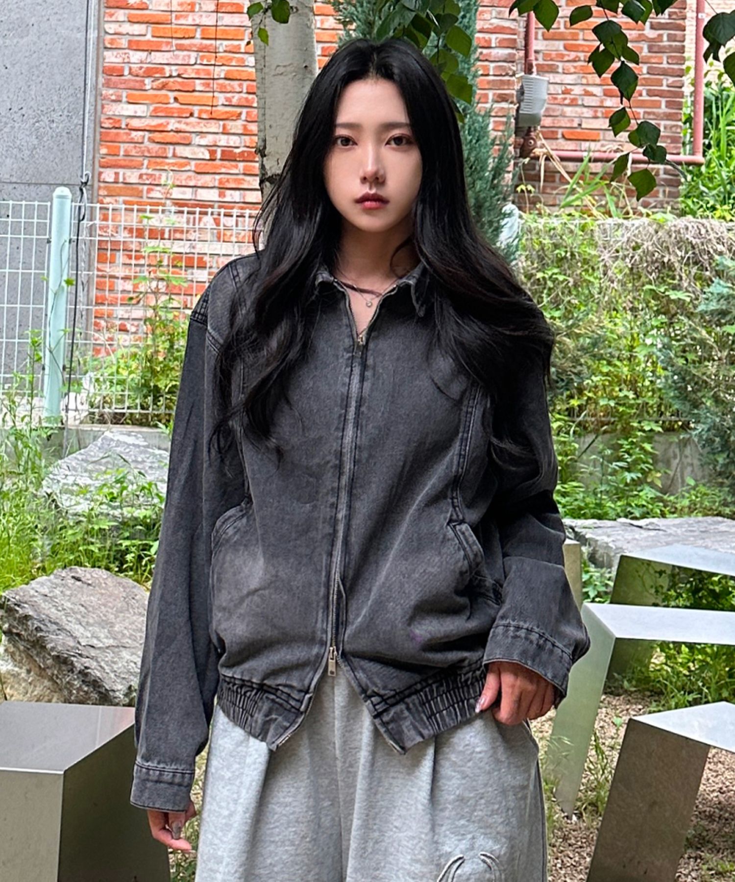 MUSINSA公式 | AGOD Washed Crop Zip-Up Denim Jacket [Gray]