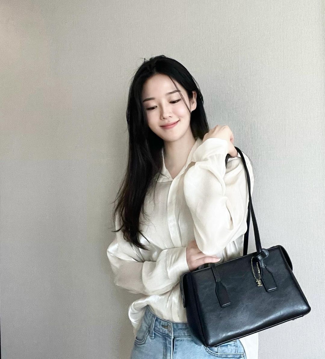 【FOLNUA】MINI BRIDGE BAG_2colors Designer fashion, Seoul-fully created | W Concept