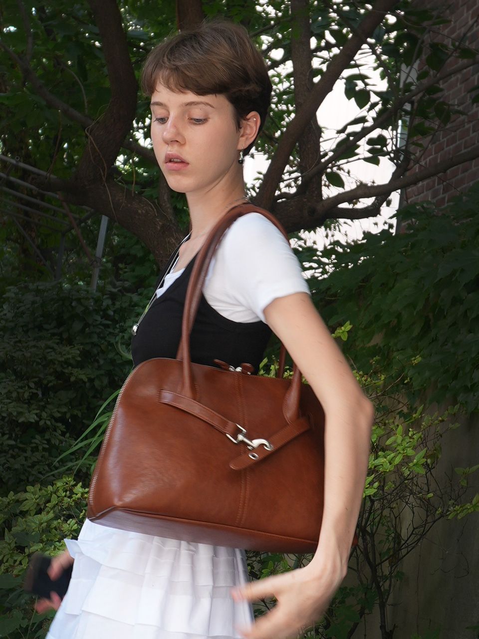 MUSINSA公式 | DENU NOA BAG [BROWN SILVER]