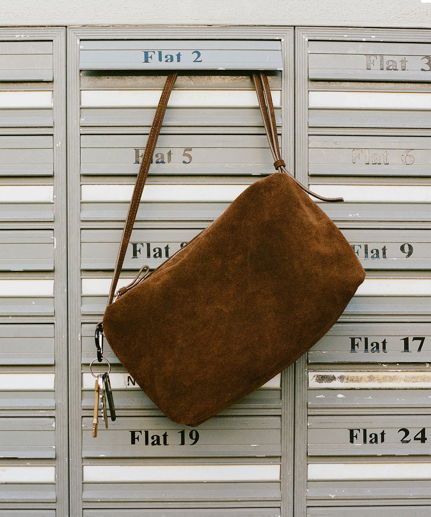 MUSINSA | LOW CLASSIC SUEDE CARAMEL BOX BAG_BROWN_LC257BA06BR