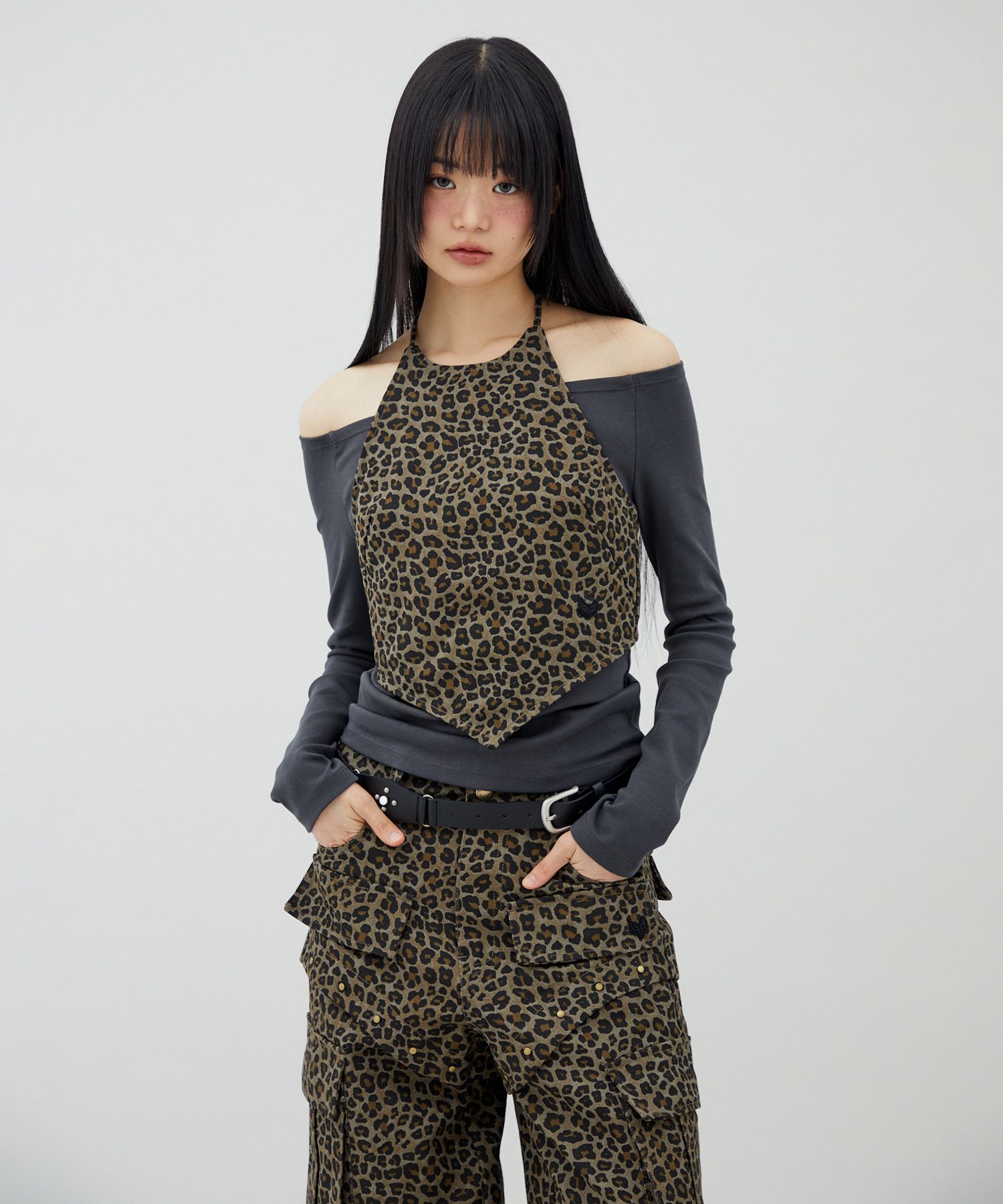 ★lalafox★LEOPARD PRINT CUT OUT SLEEVELESS TOP★Brown★韓国 MUSINSA公式 | LALAFOX LEOPARD PRINT HALTER NECK SLEEVELESS
