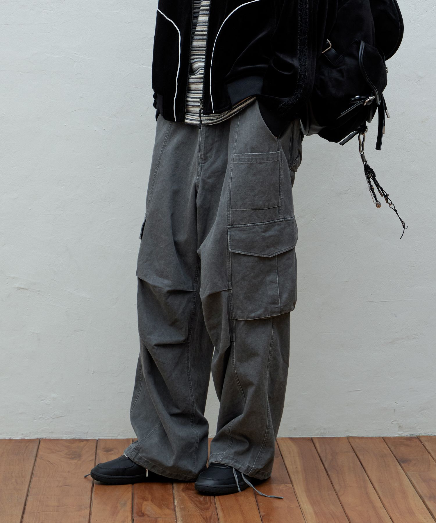 MUSINSA | LEARVE Shordich Faded Cation Cargo Pants v2 Charcoal