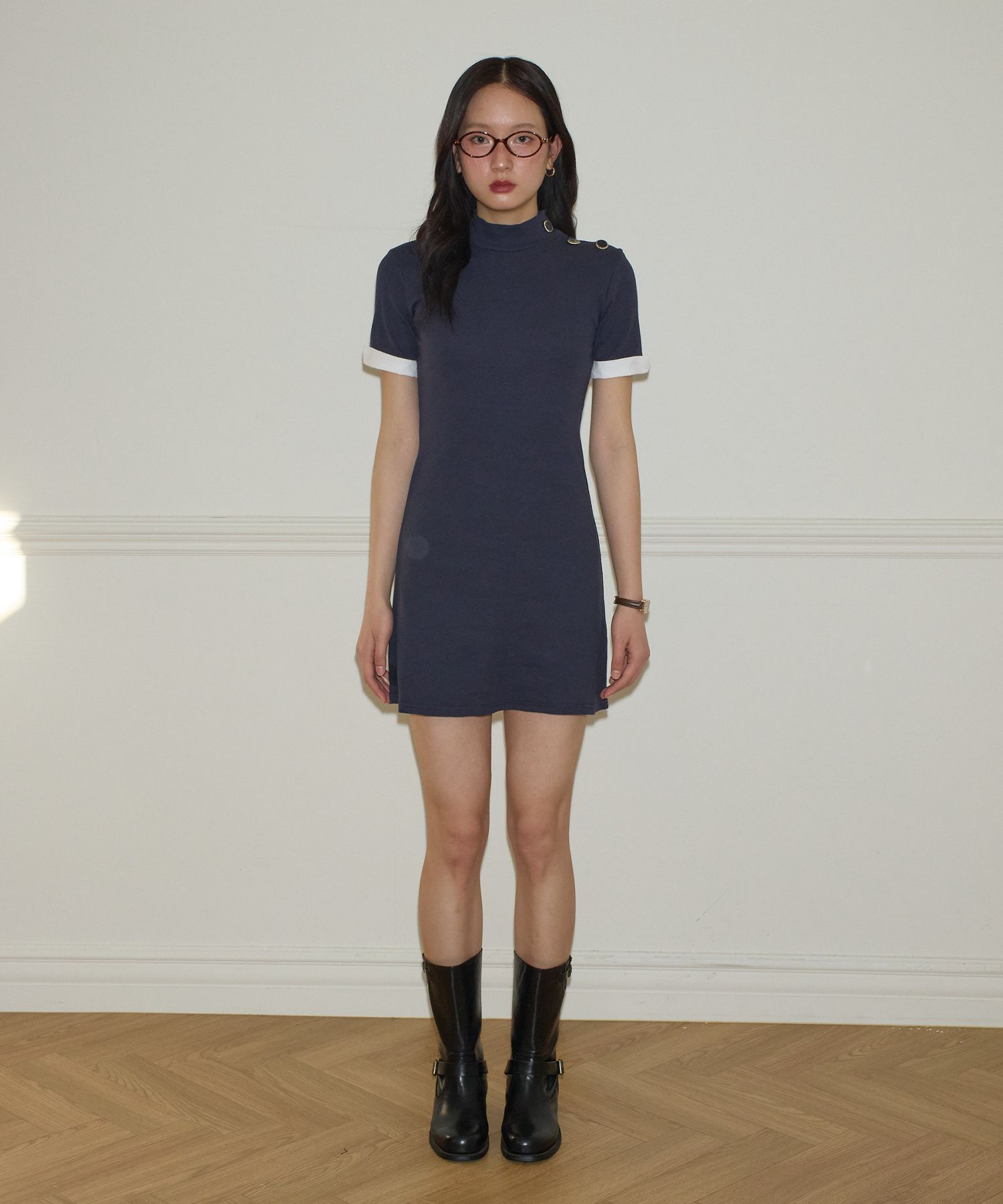 MUSINSA | SALON DE YOHN Button Point Short Sleeve Mini