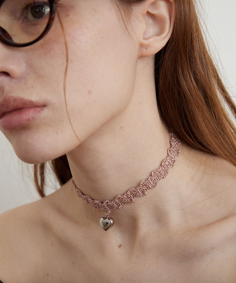 MUSINSA | MERRYMOTIVE Heart and rose pink knit choker