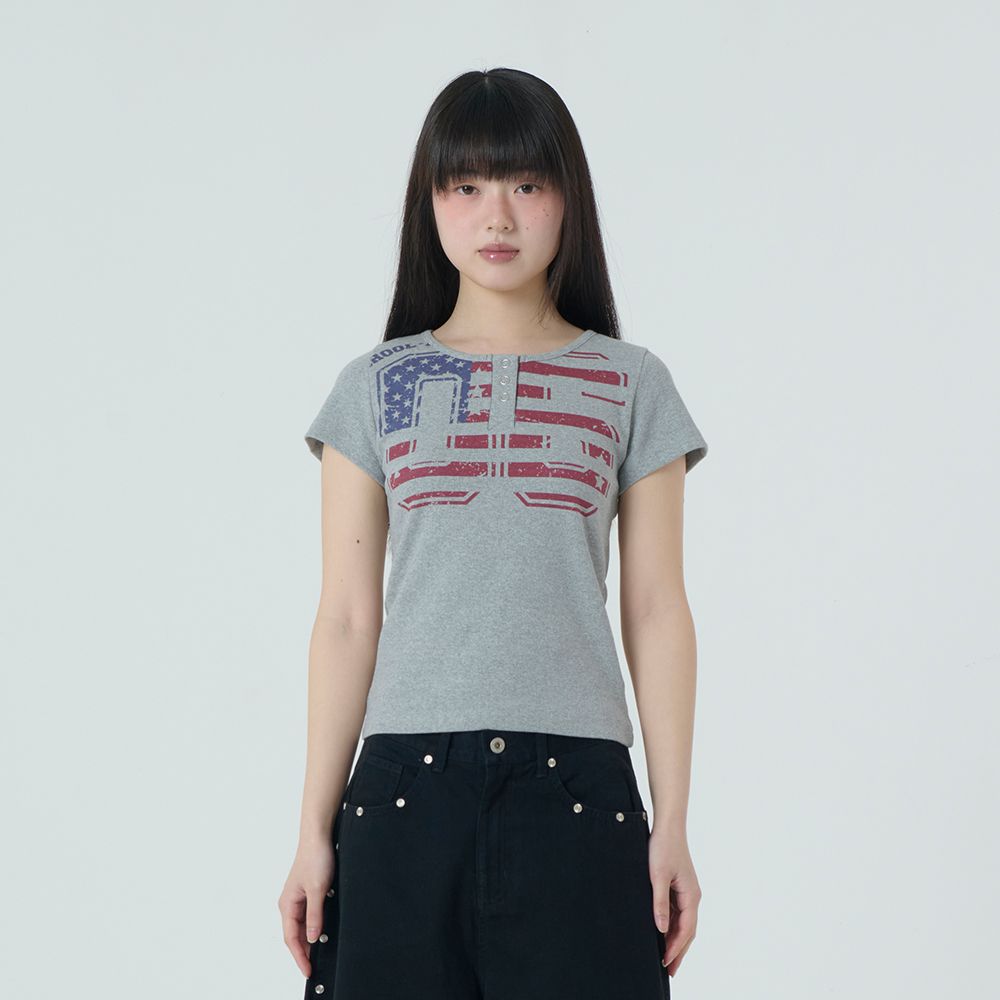 ★2025SS新作★aeae★USA BANNER HENLY NECK TEE MUSINSA公式 | AEAE USA BANNER HENLY NECK TEE [MELANGE GREY]