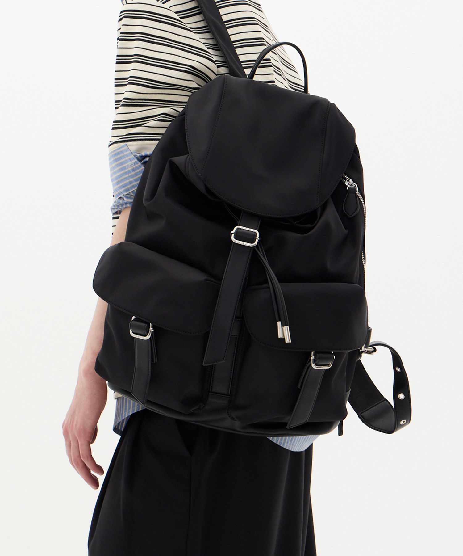 Shop Bags at MUSINSA