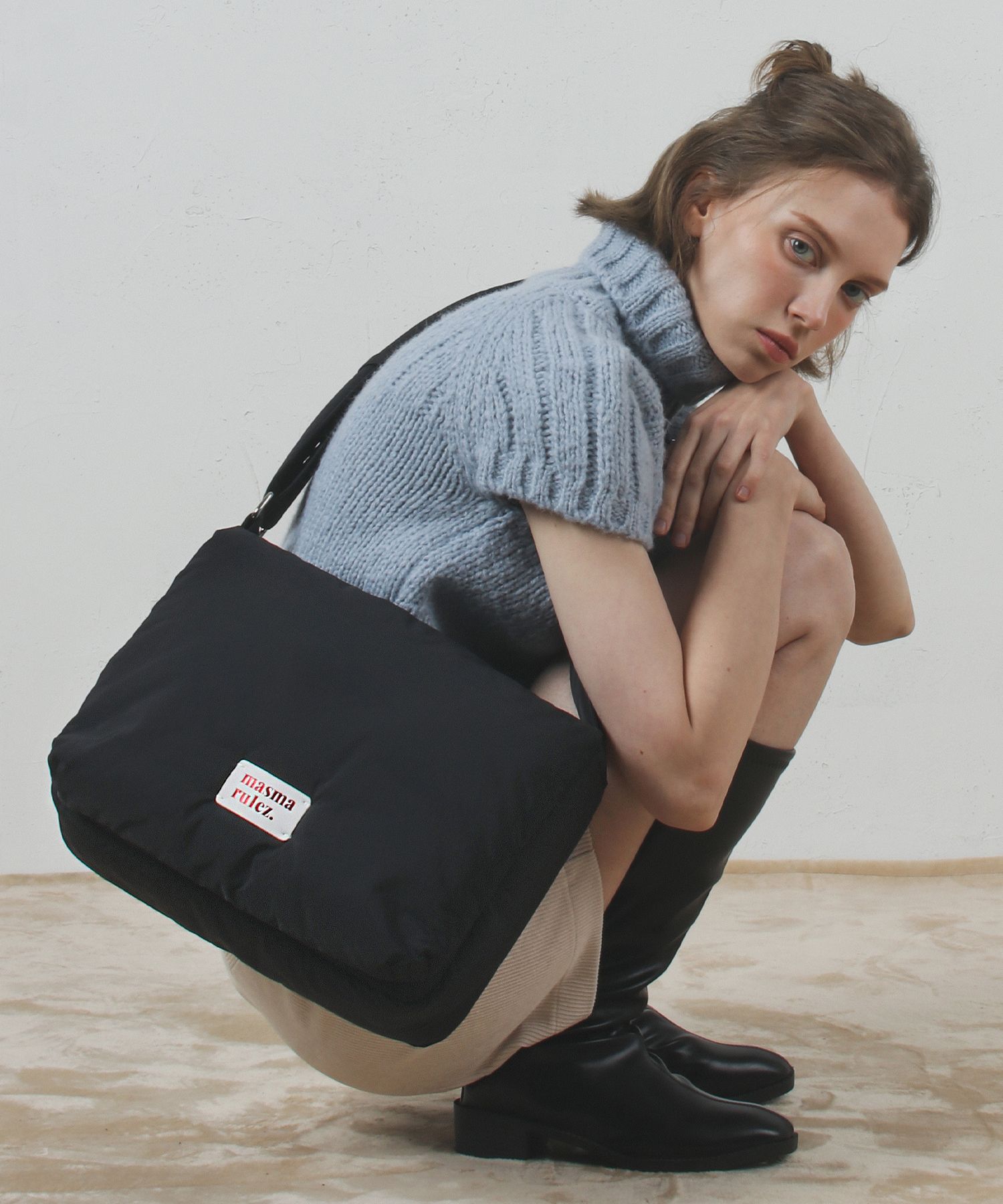 MUSINSA | MASMARULEZ [INT] Large plumpy padded cross bag _ Black