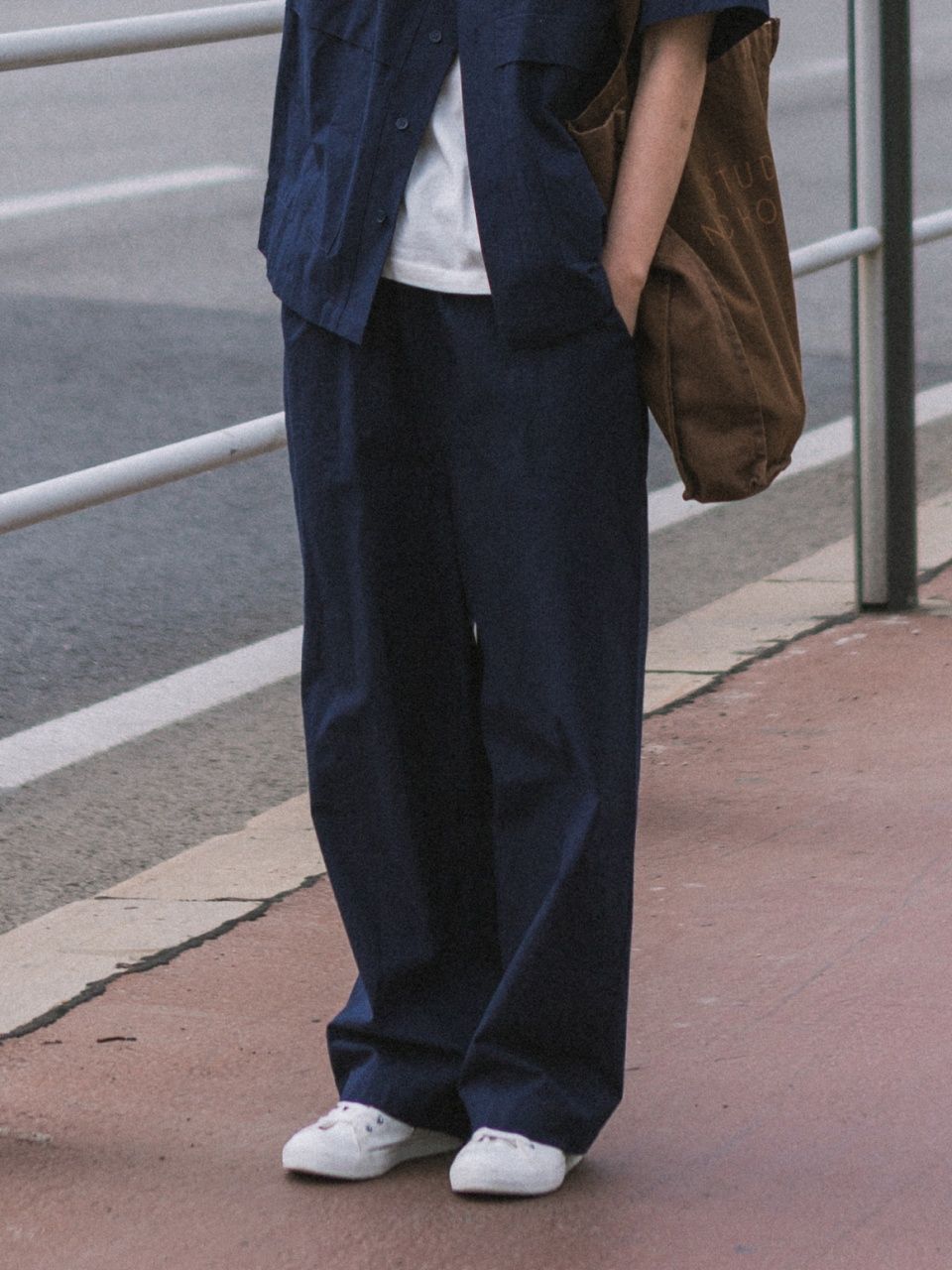 MUSINSA公式 | Havehad City Summer Light Banding Pants (Navy)
