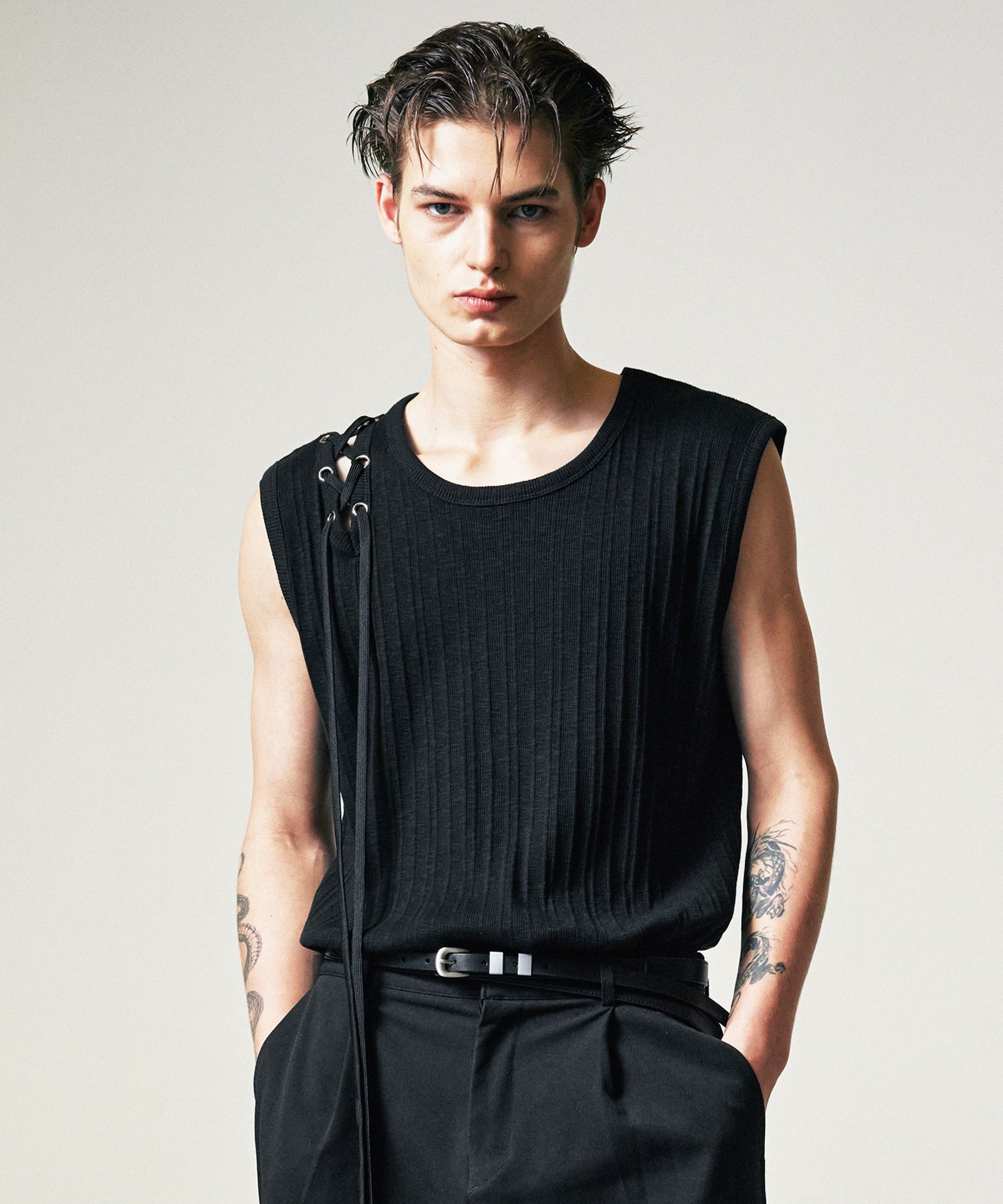 Shop Tops at MUSINSA