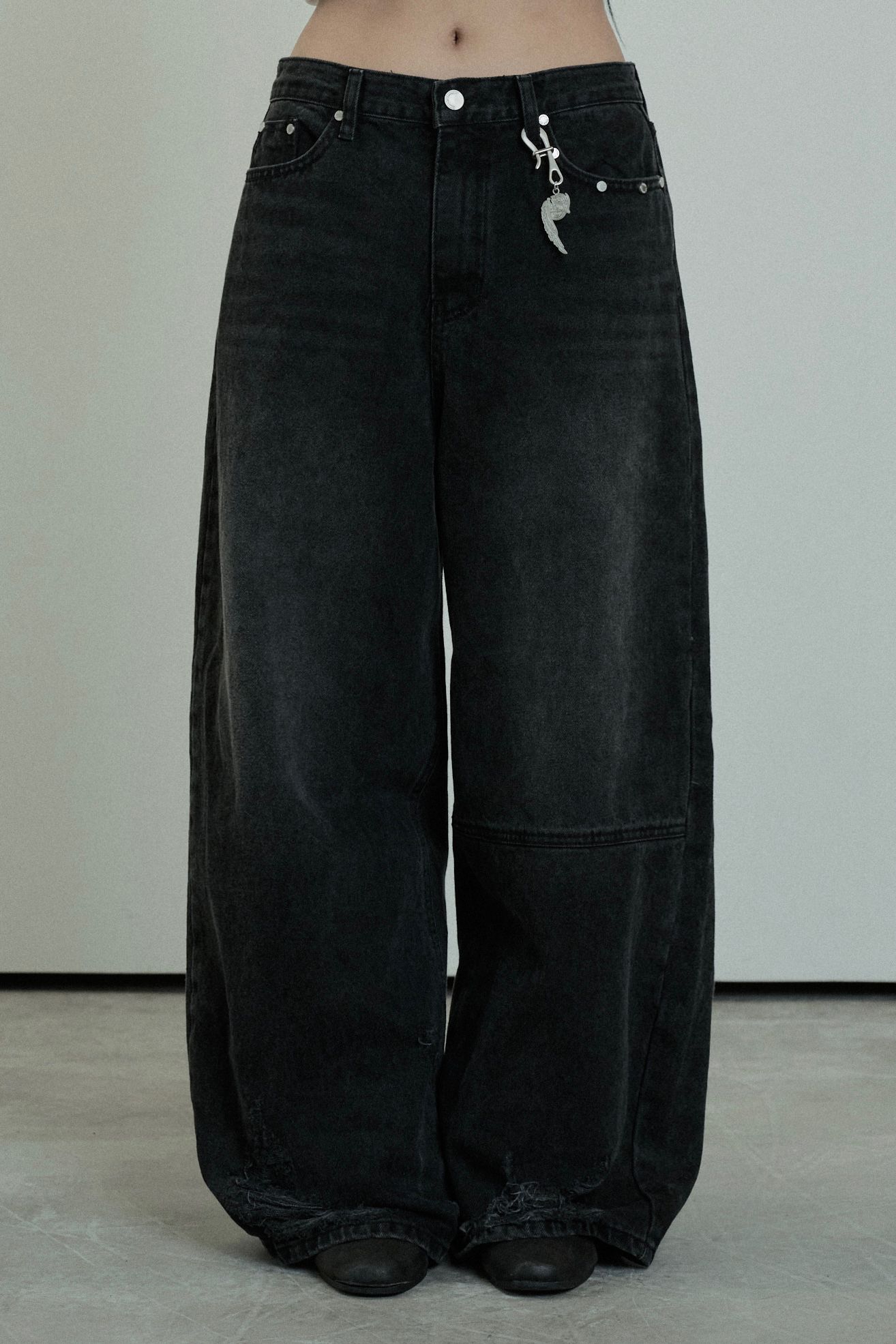 Shop Pants at MUSINSA