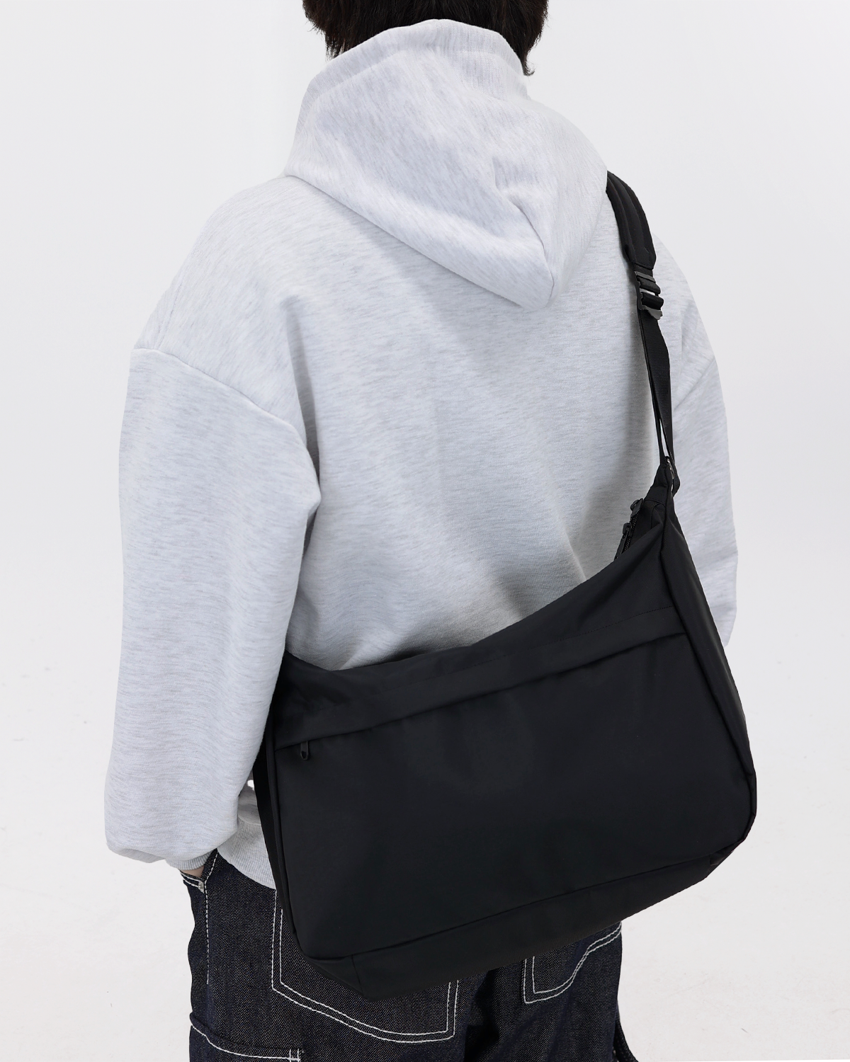 Shop Messenger & Crossbody Bags at MUSINSA