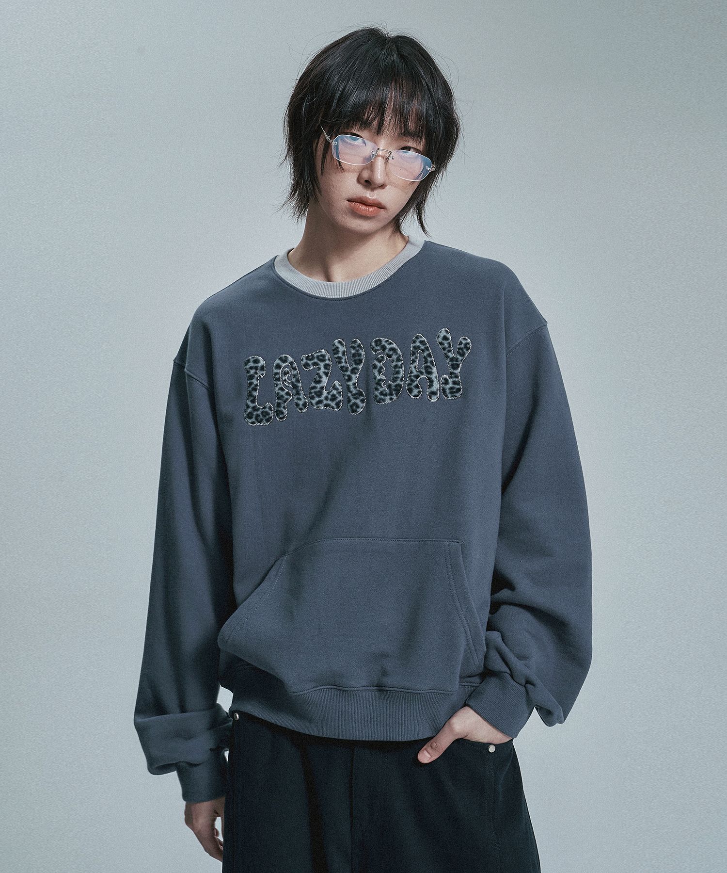 MUSINSA | MOO Leopard Appliqué Sweatshirt - Blue Gray