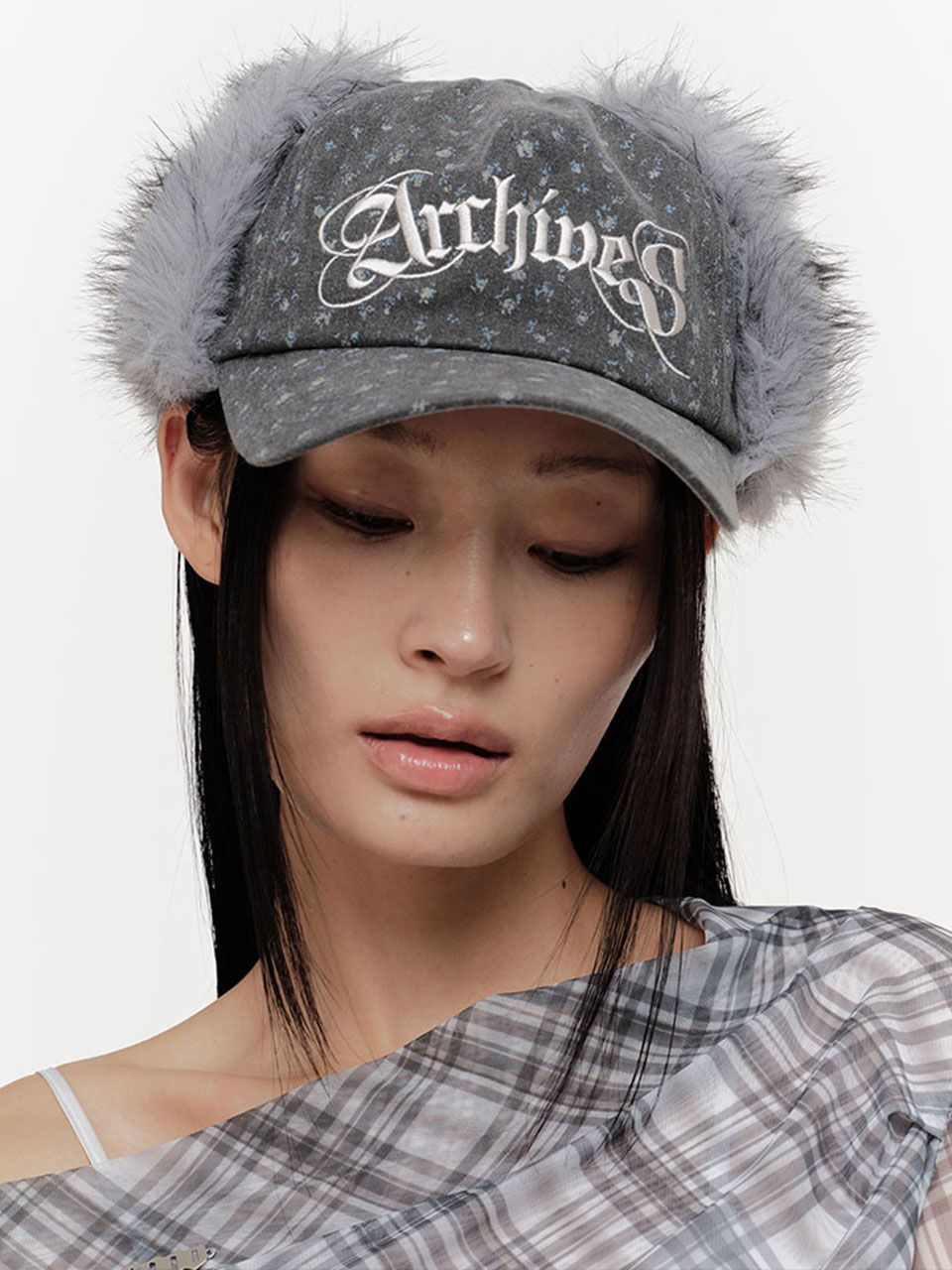 お引越しの為　EAR FLAP KNITCAP グレー MUSINSA公式 | 2000ARCHIVES ARCHIVES DAISY FUR EARFLAP CAP (GREY)