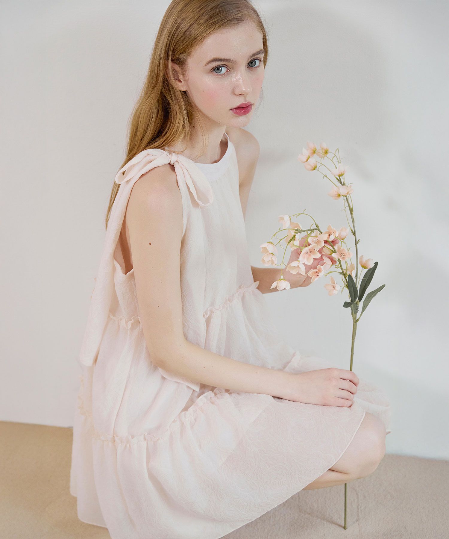 MUSINSA公式 | VIKINI VENDER セヒズリボンホルターミニワンピース