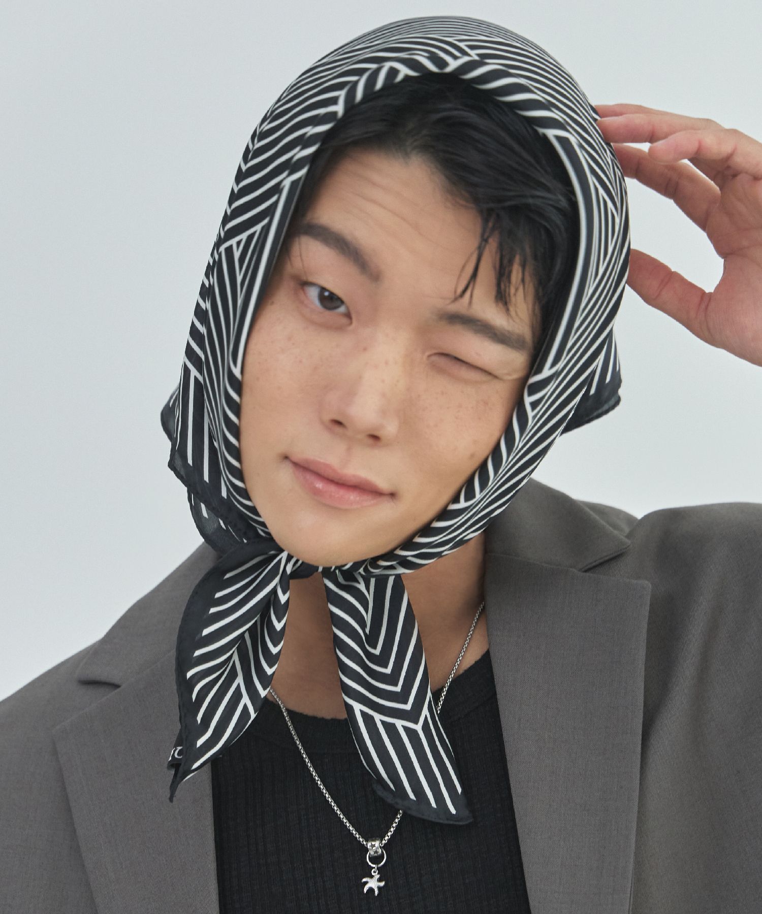 MUSINSA | LAD EDITION Divergent Line Scarf_Black