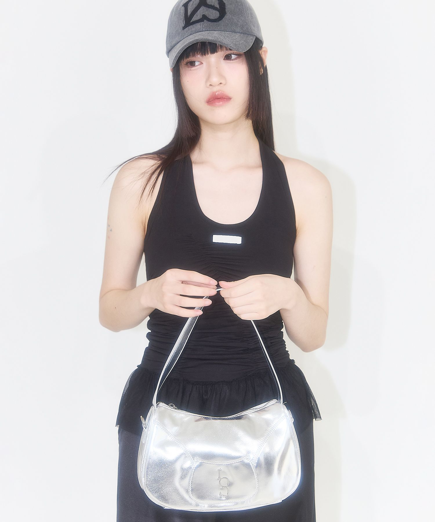 MUSINSA | ILLIGO signature bag silver