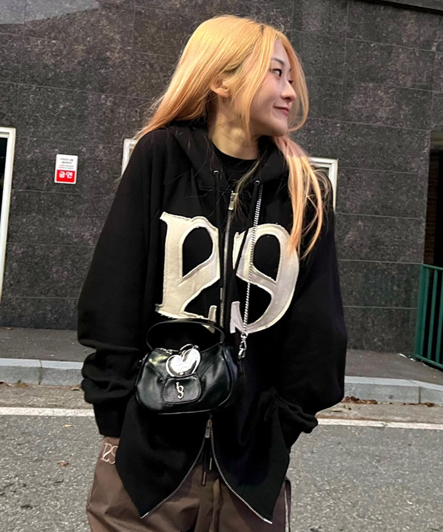 MUSINSA | ILLIGO 129 Logo Patch Hooded Zip-Up