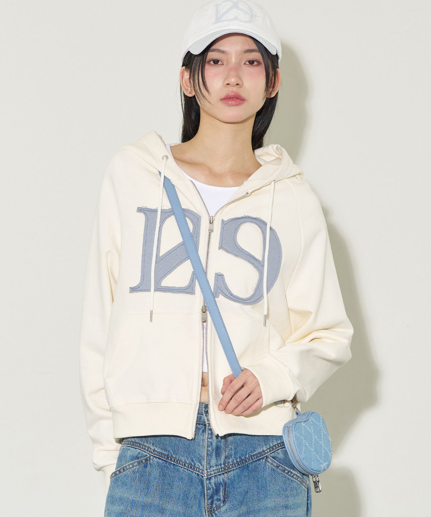 ☆韓国の人気☆【ILLIGO】 129 Logo Patch Hooded Zip-up