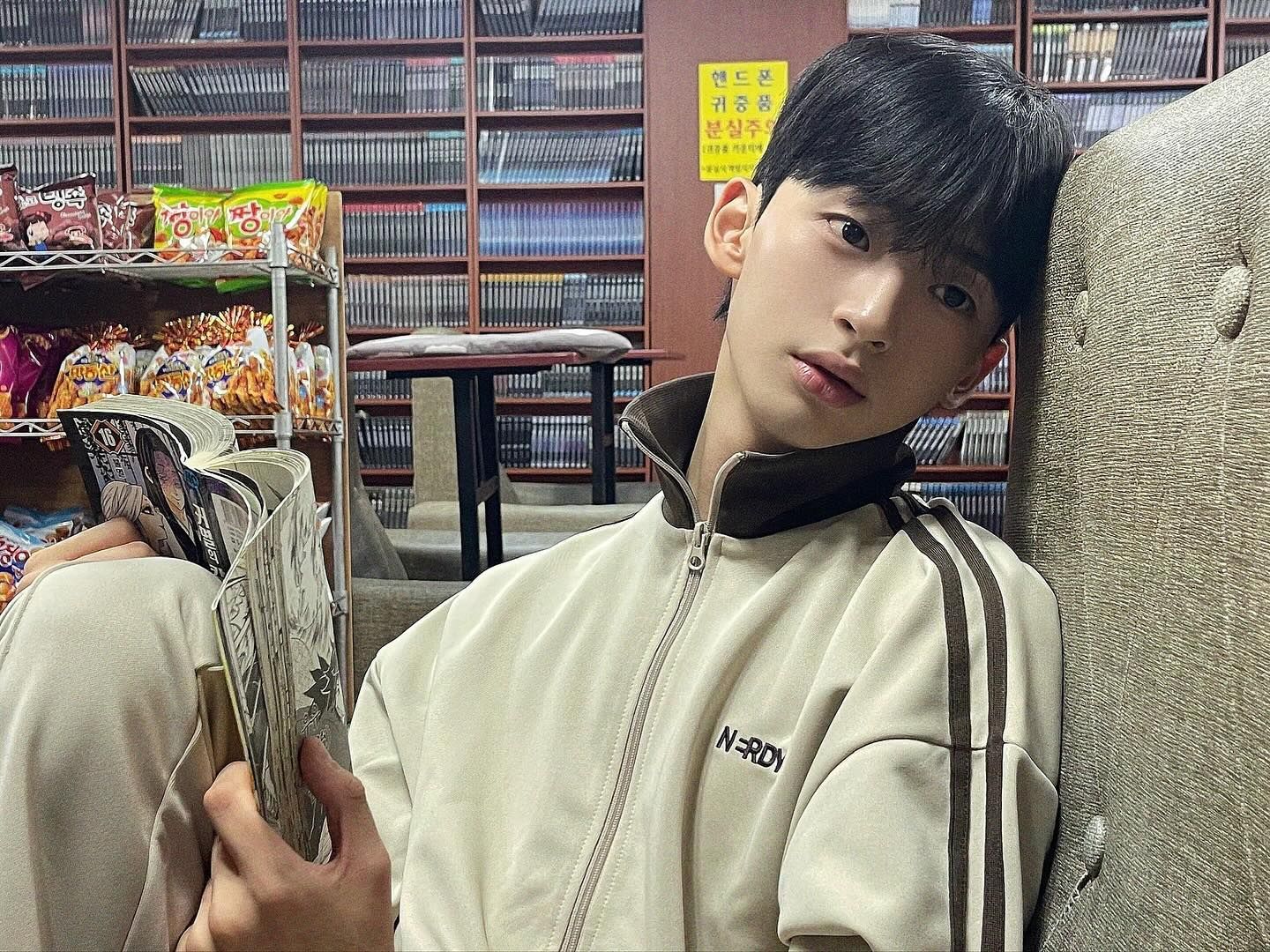 MUSINSA公式 | NDY (nerdy) Classic NY Track Top Light Beige