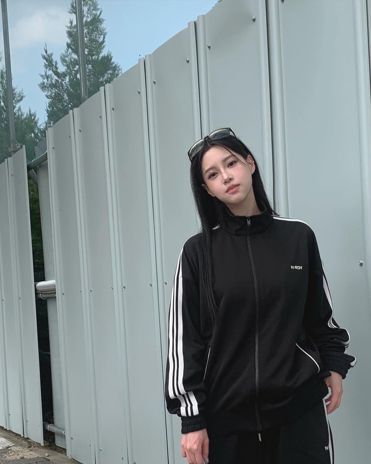 MUSINSA | NERDY Jacquard Tape Track Top (Black/Ivory)