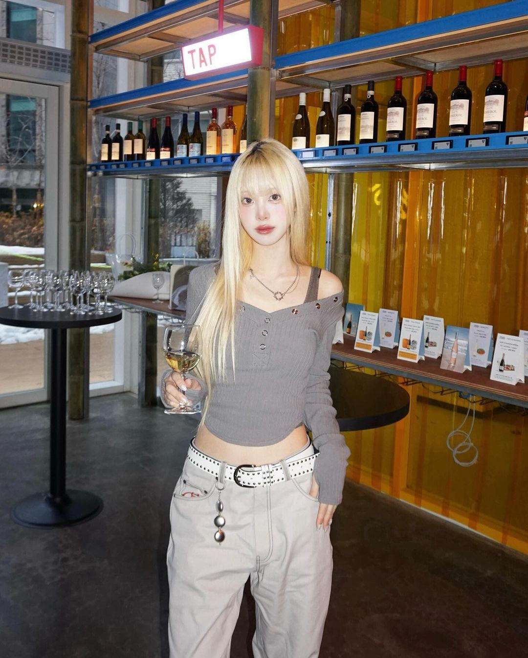 MUSINSA公式 | PLEASENOFOLLOW Bunny Snap Button Top ( Ver.1