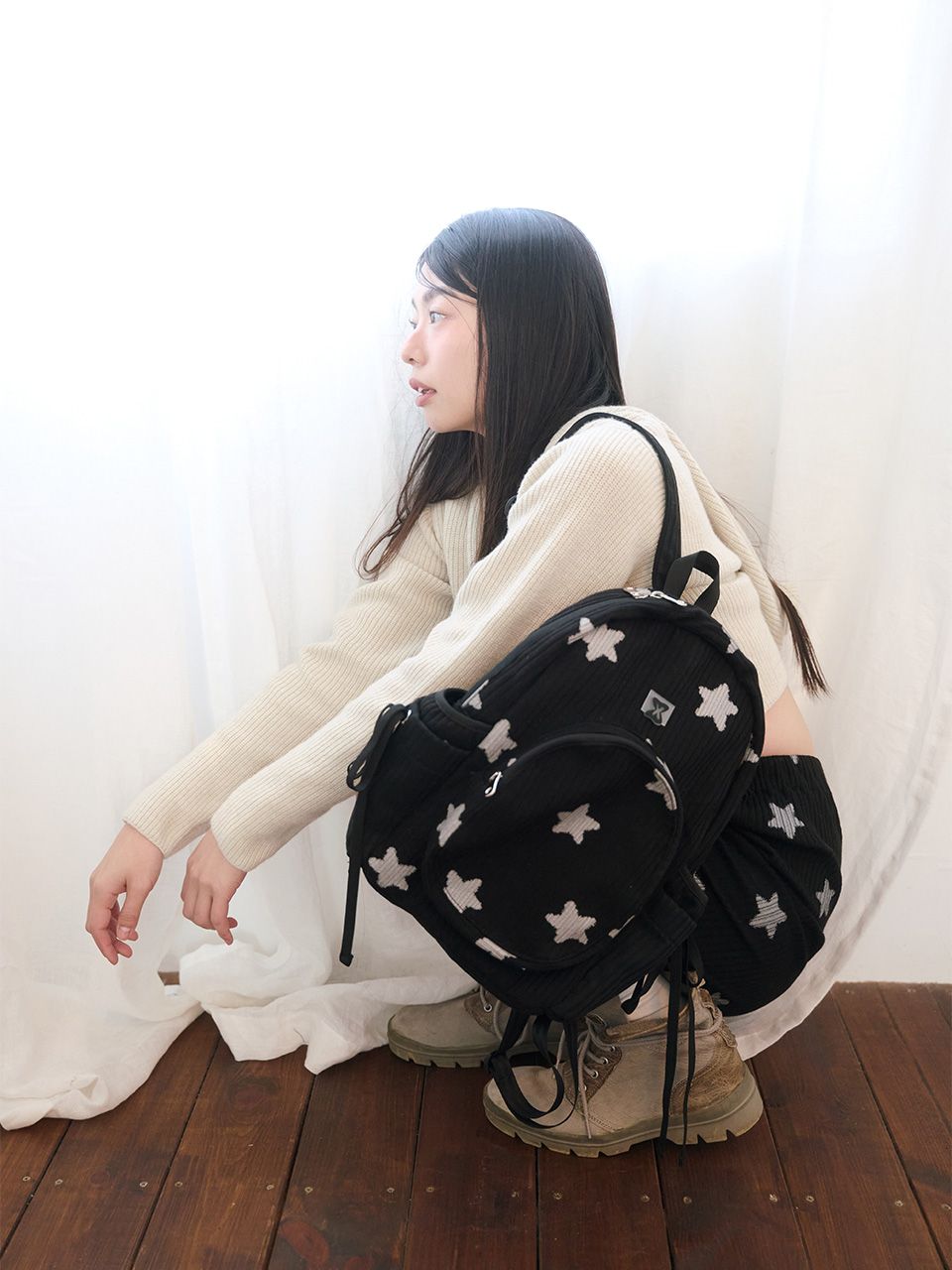 MUSINSA | MUWM Nest Sling Backpack (Black Star) MUSINSA | MUWM Nest Sling Backpack (Black Star)
