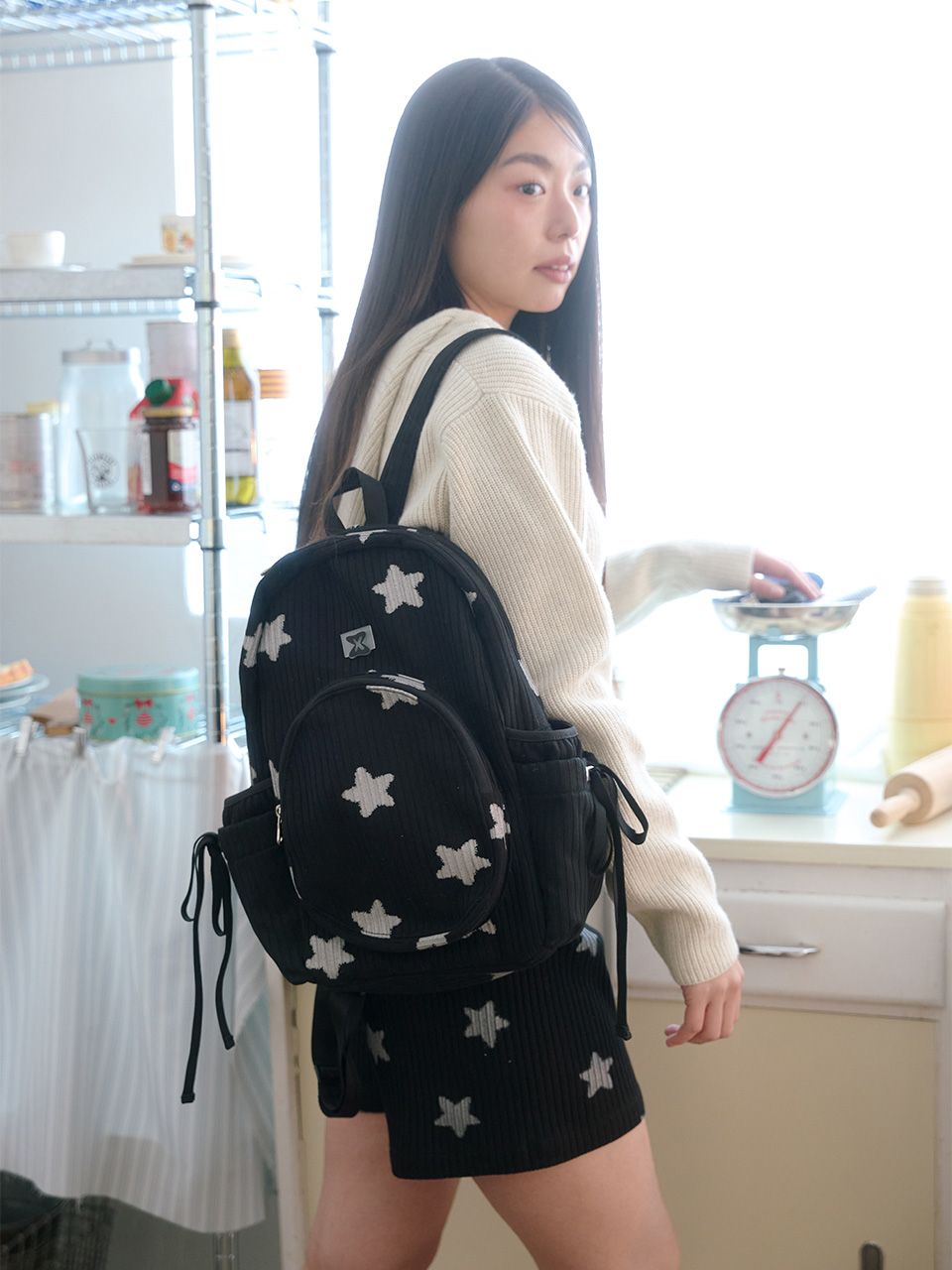 MUSINSA | MUWM Nest Sling Backpack (Black Star) MUSINSA | MUWM Nest Sling Backpack (Black Star)