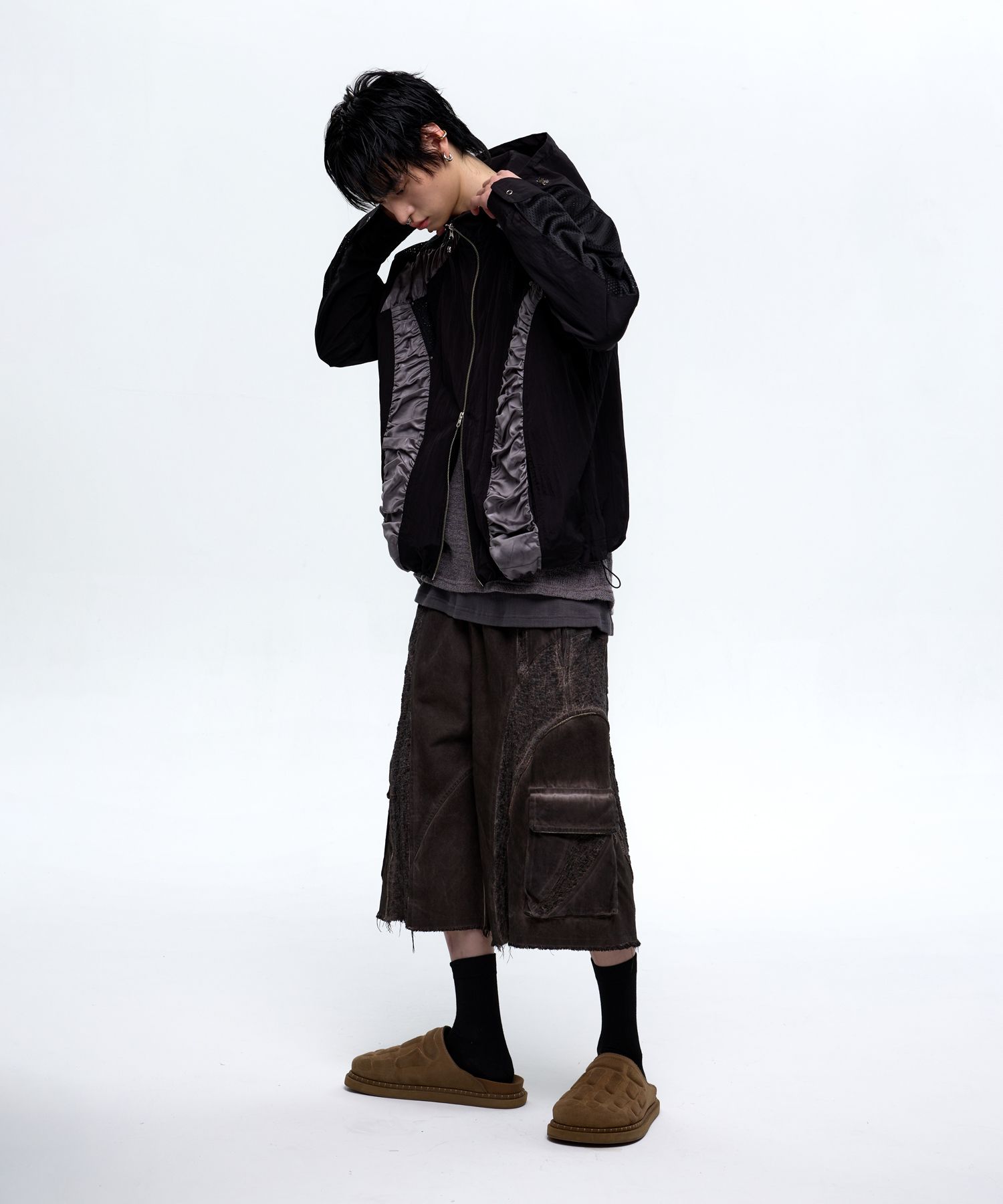 MUSINSA | RSSC CURVY INCISION WRINKLE WINDBREAKER - BLACK