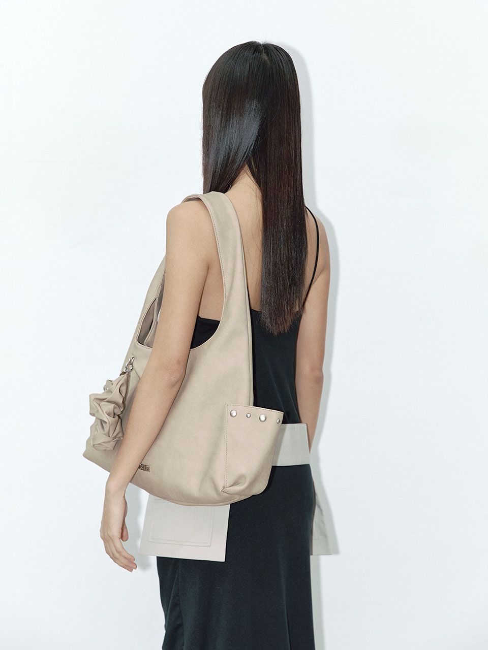 MUSINSA | ASURA LUNA LEATHER BAG (BEIGE)