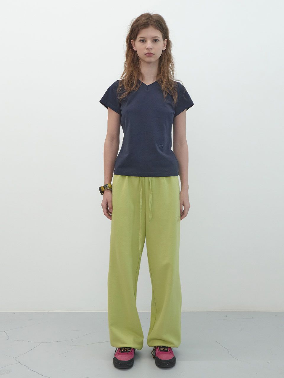 [ENZO BLUES] ベーシック ブイネック Tシャツ MUSINSA公式 | ENZO BLUES Basic V-Neck T-Shirt (Navy)