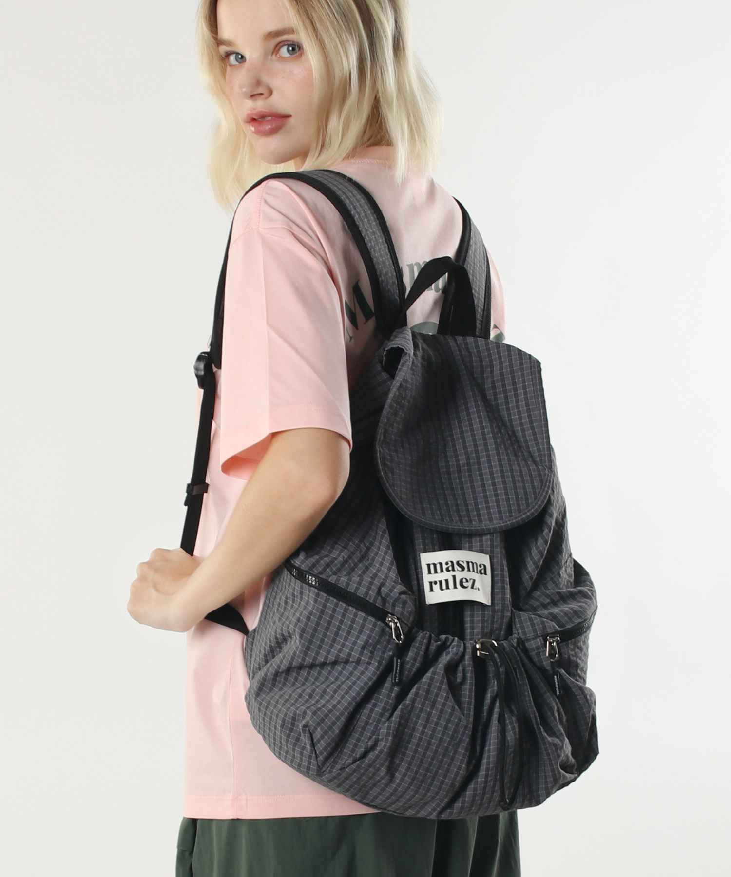 MUSINSA公式 | MASMARULEZ [INT] String flap backpack _ Check Dark gray