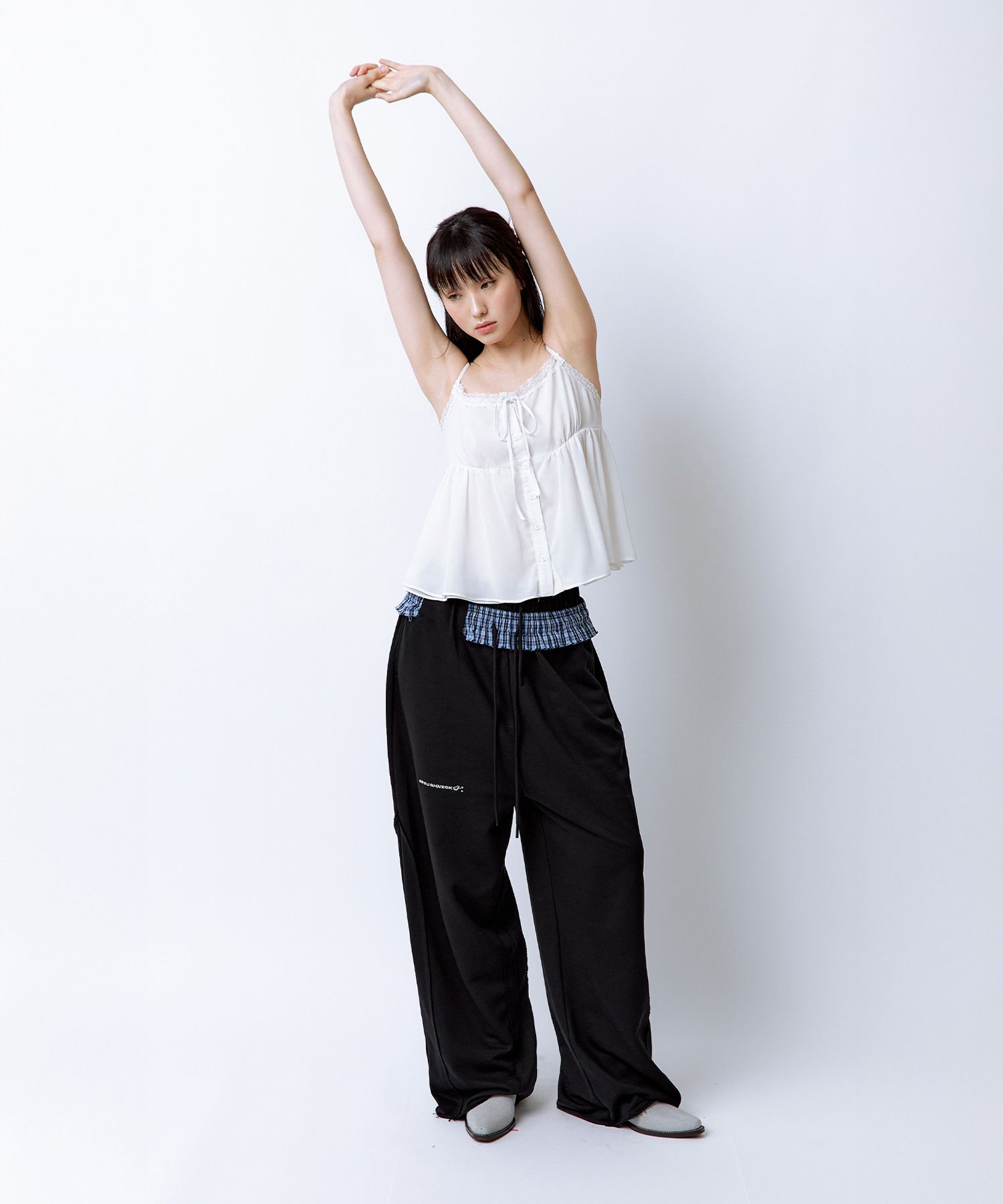 MUSINSA | ROUGHNECK Grunge cutout sweatpants black