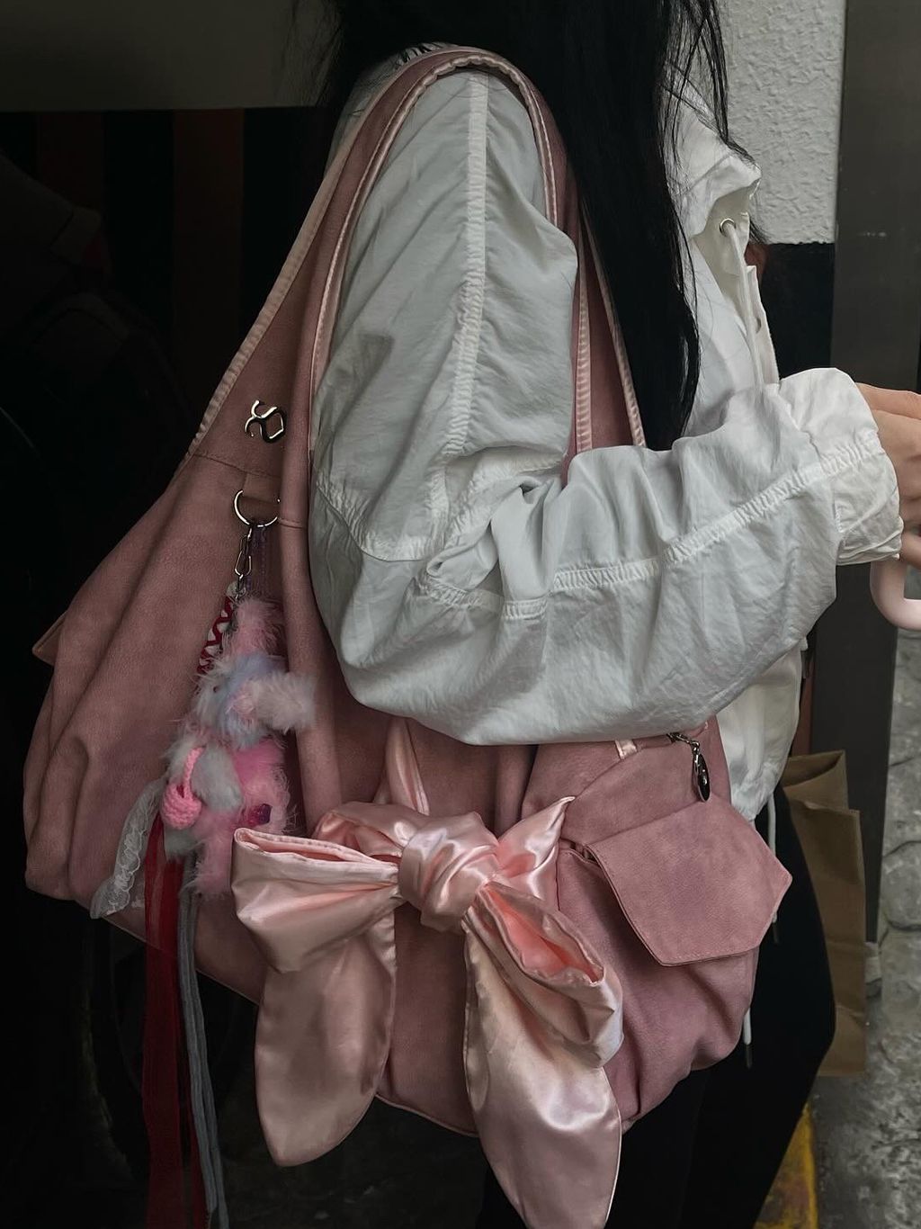 MUSINSA公式 | SIWEOL107 Bow Shoulder Bag (Nubuck Pink)