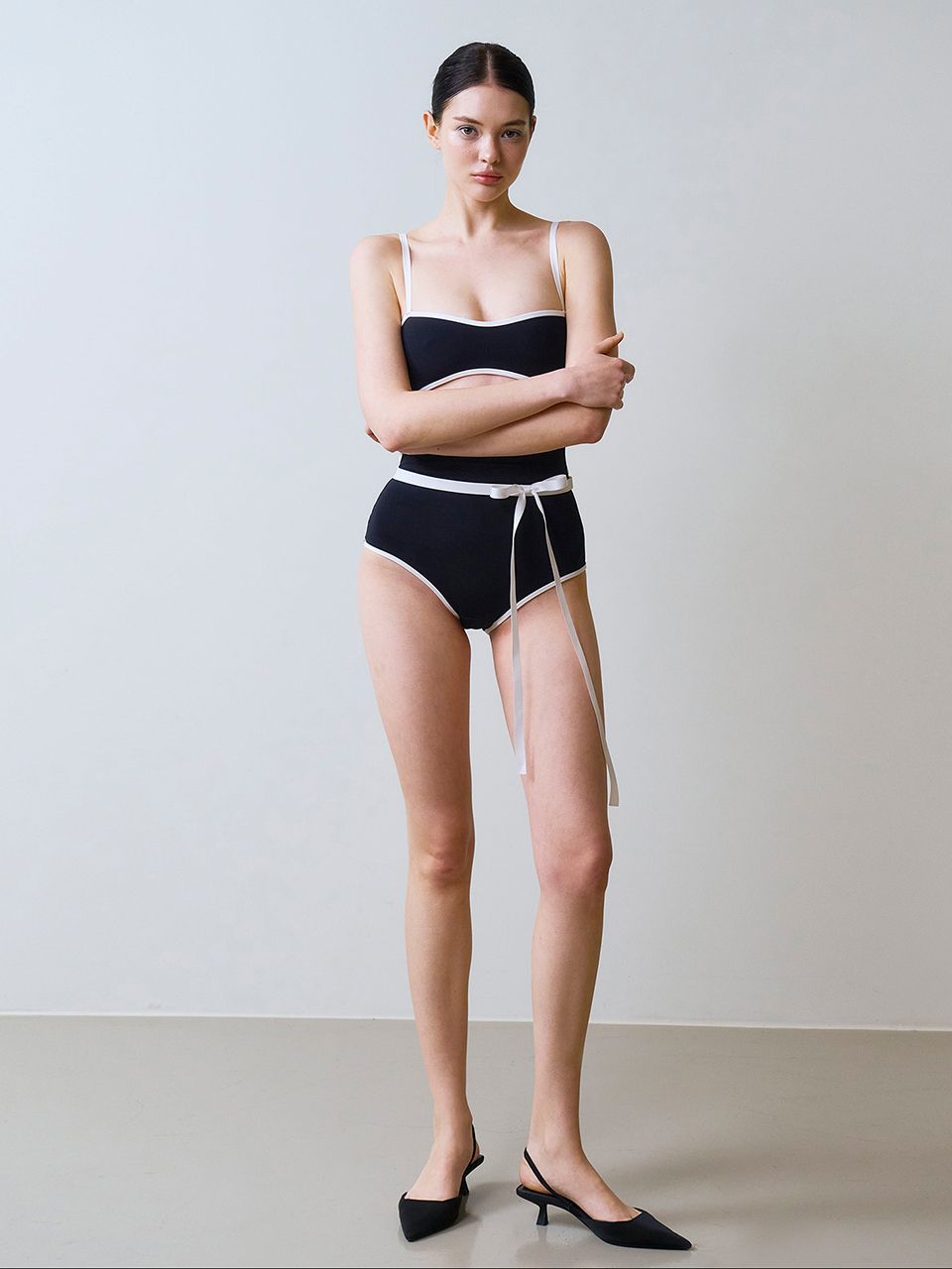 ★送料・関税込★VINAJ★Line Ribbon V Monokini★ MUSINSA | VINAJ Unbalanced Long Ribbon Line Monokini - Black