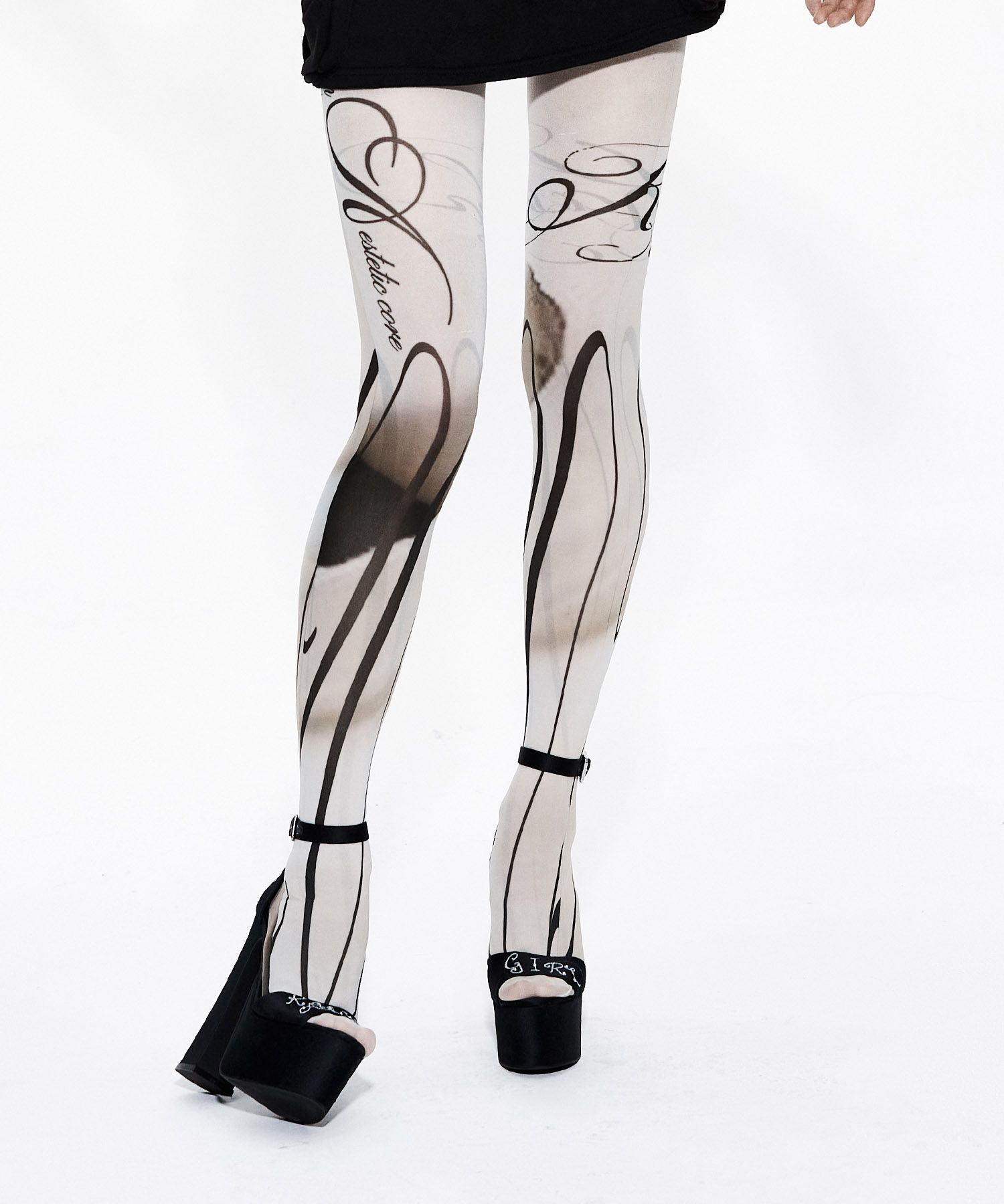 MUSINSA | KASHIKO Calligraphy Tights
