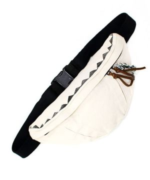 bluey april Waist Bag (white)