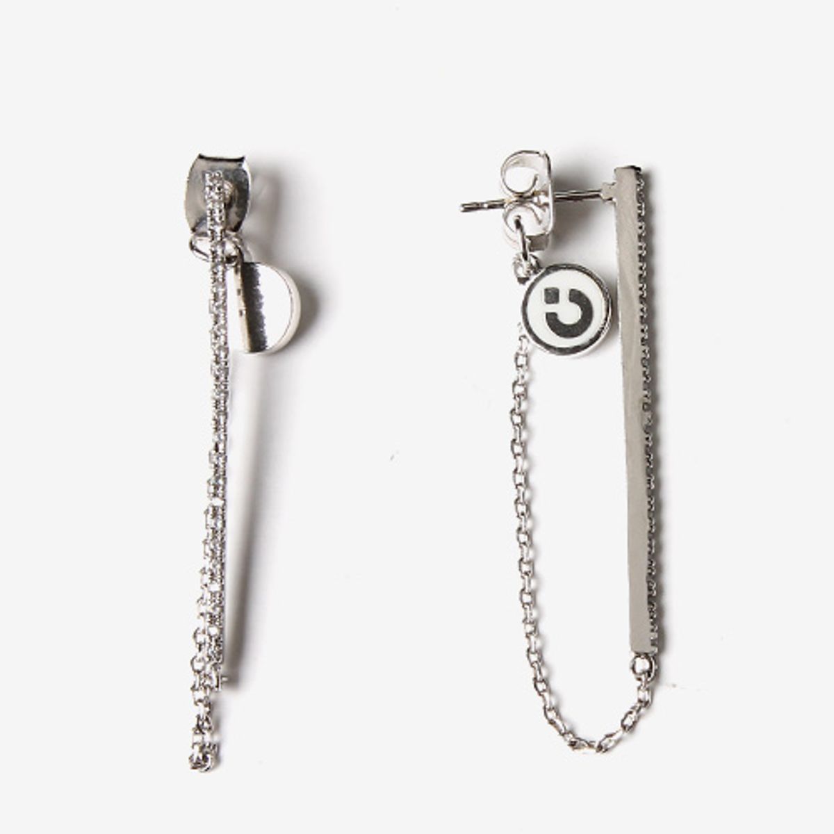 더 클로토(THE CLOTHO) CRYSTAL STICK CHAIN EARRING