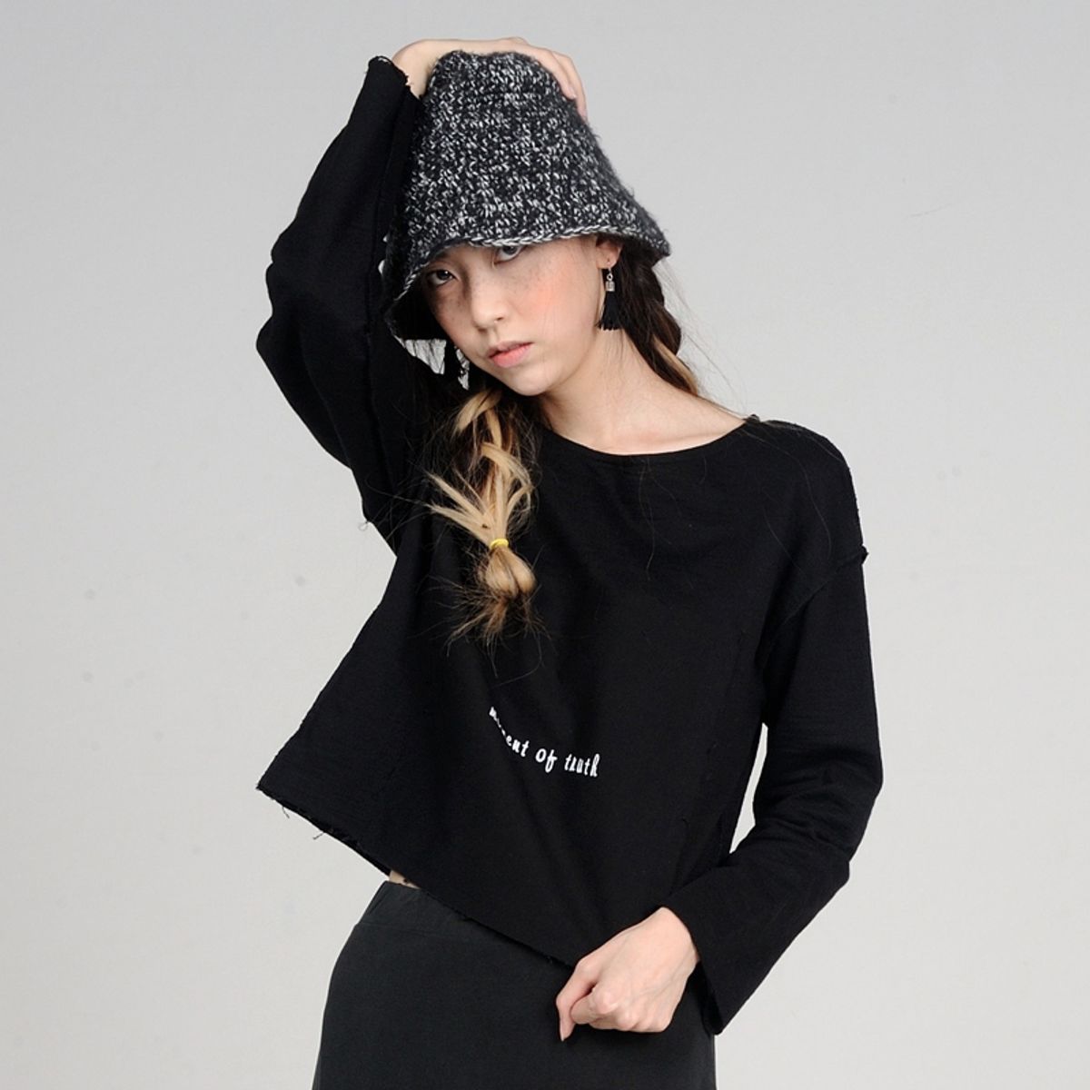 카무플라주 랩(CAMOUFLAGE LAB) RAWCUT CROP T_bk