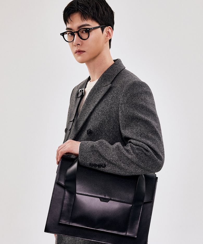 폴리건사첼 CEO백 블랙