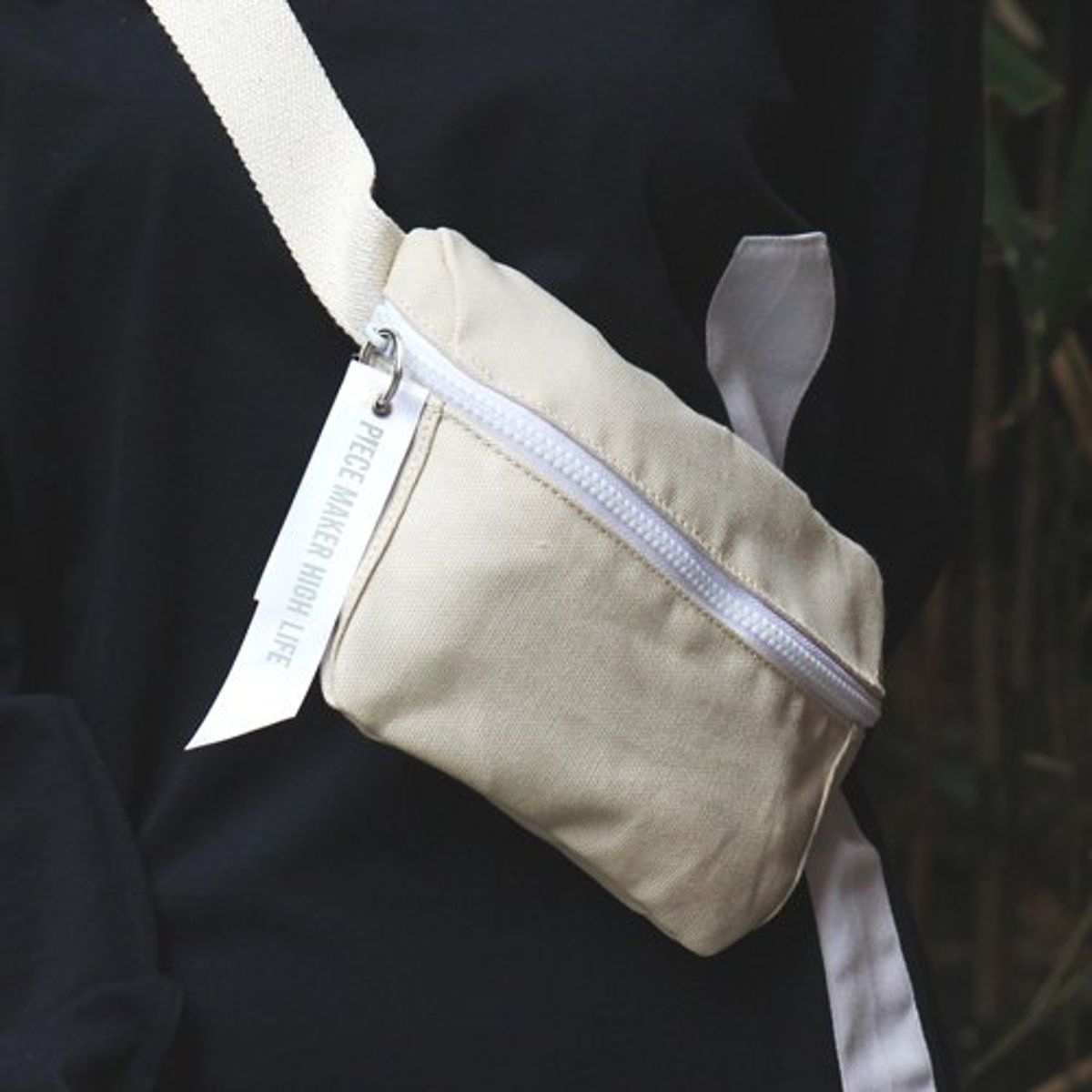 피스메이커(PIECE MAKER) ALICE CANVAS WAIST BAG (IVORY)