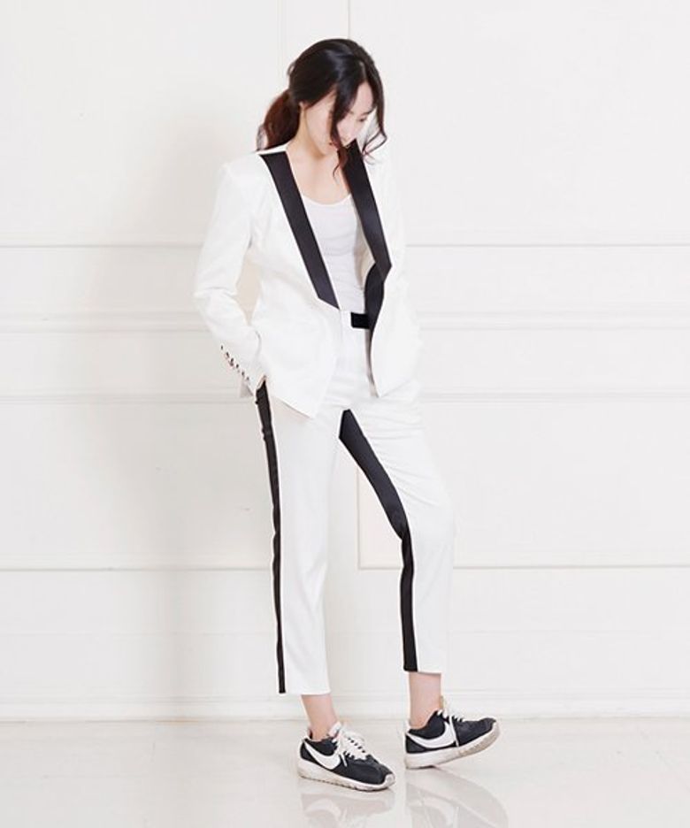 BUTTON POINT WHITE JACKET