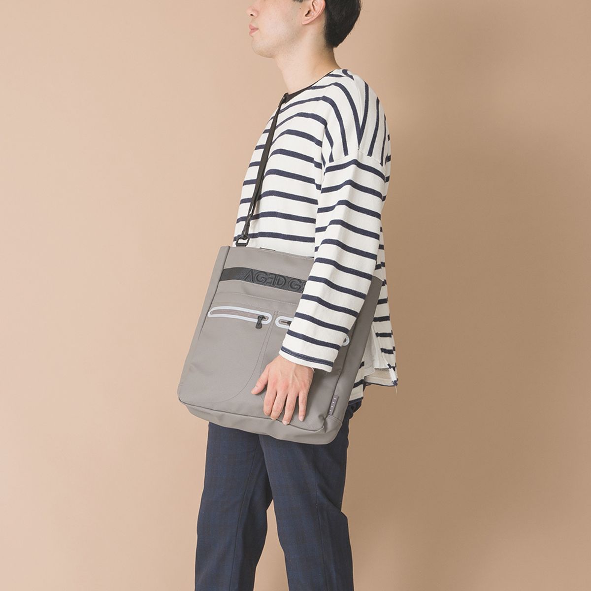 에이지 그레이(AGED GRAY) AI01FCG (Gray) Bright tote 브라이트 토트백 그레이