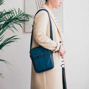 에이지그레이 ORDINARY 9.7 크로스백 (네이비)